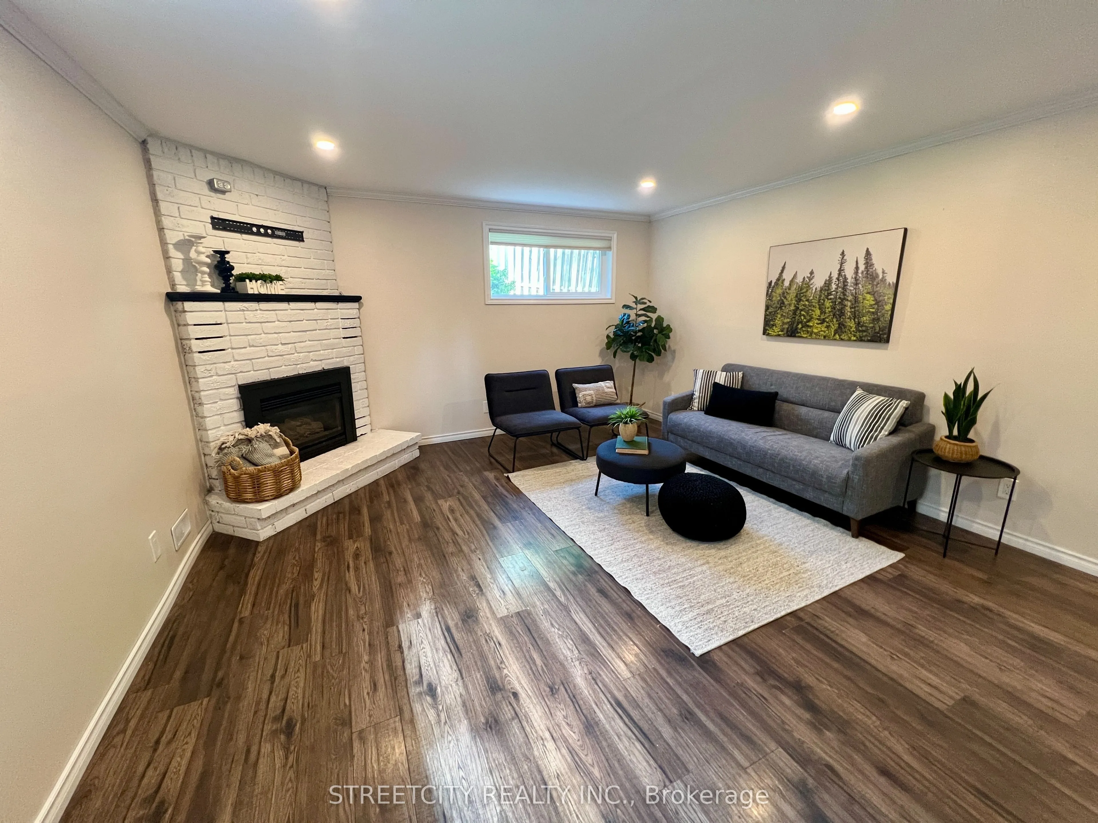 295 Walmer Grove