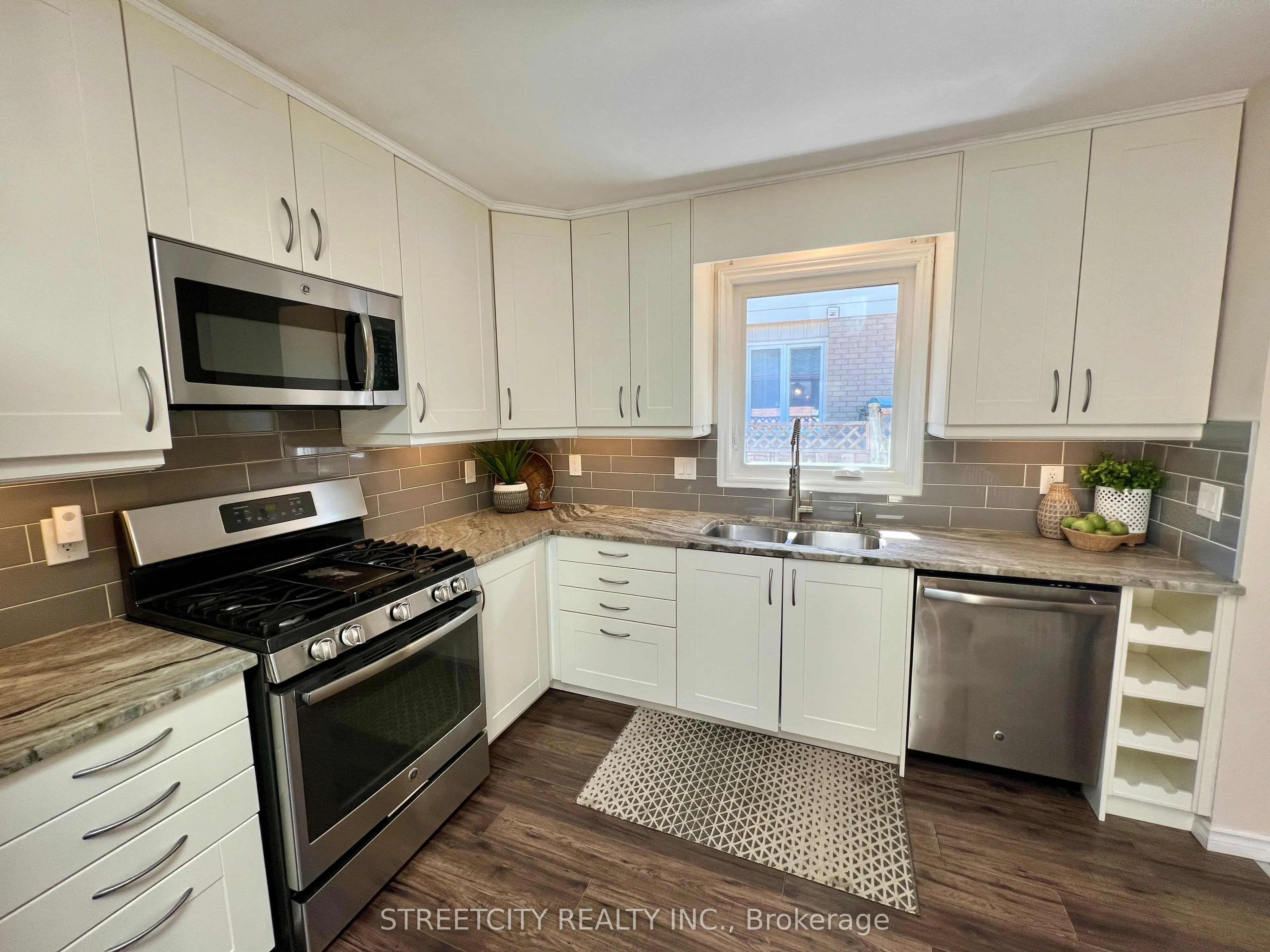 295 Walmer Grove