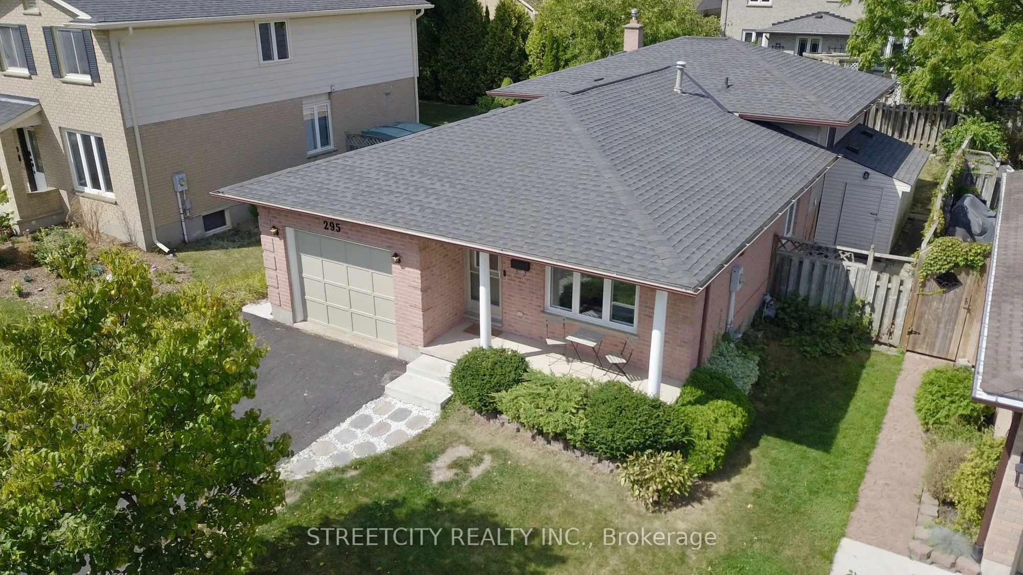 295 Walmer Grove