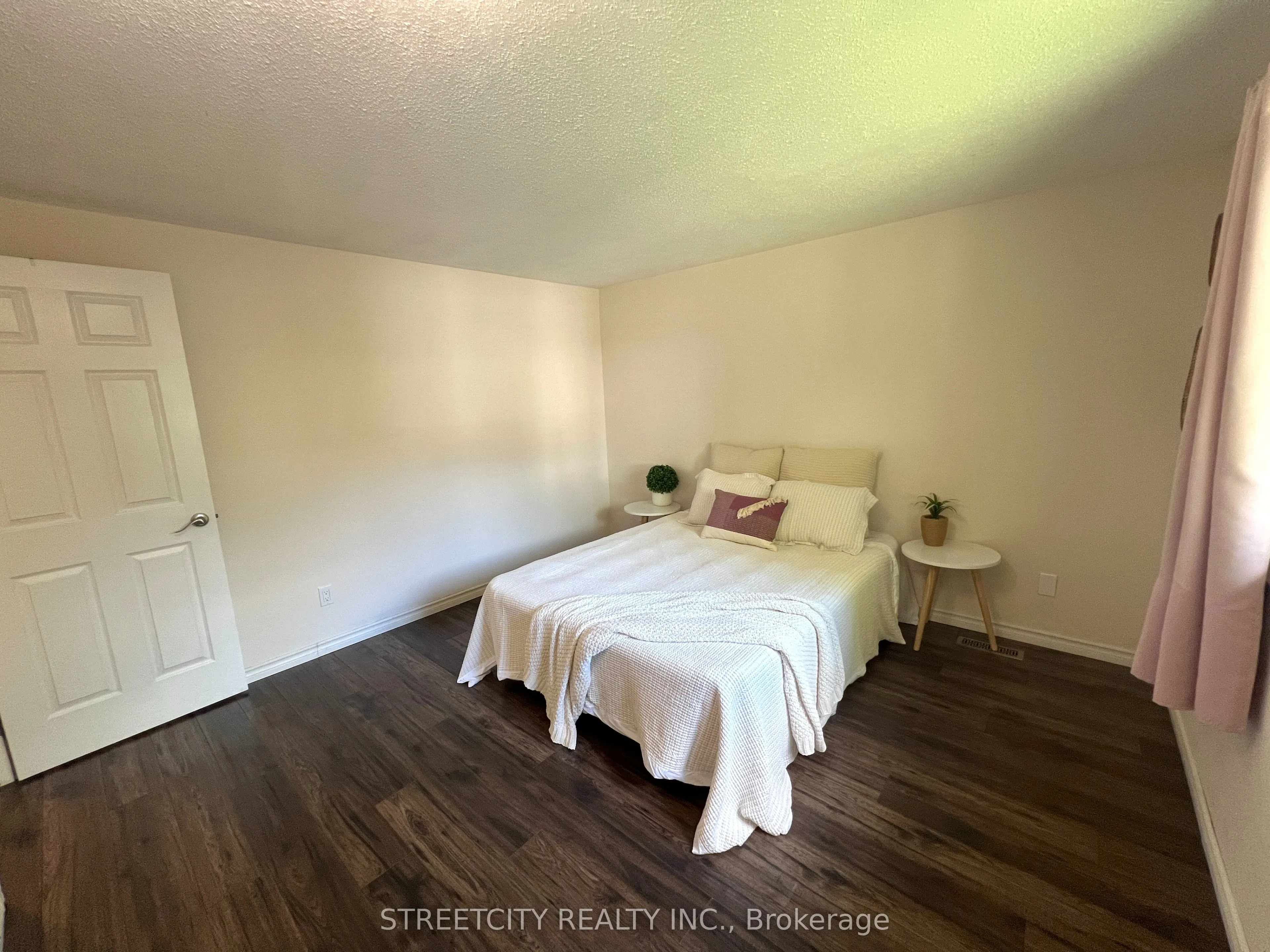 295 Walmer Grove