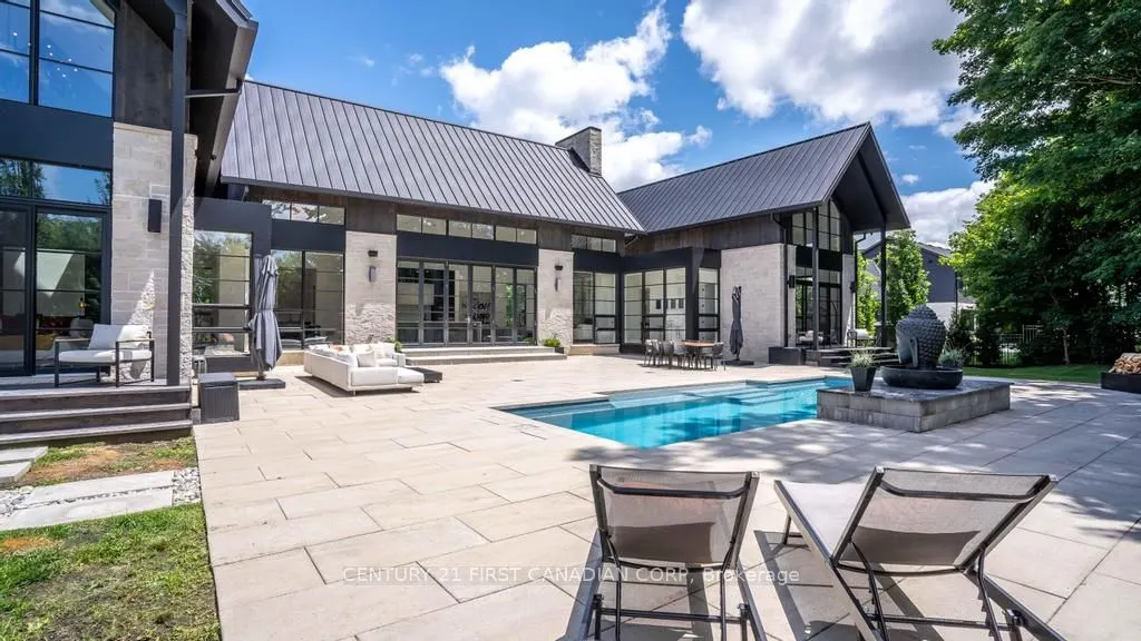 3819 Deer Trail