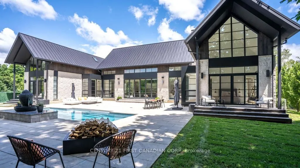 3819 Deer Trail