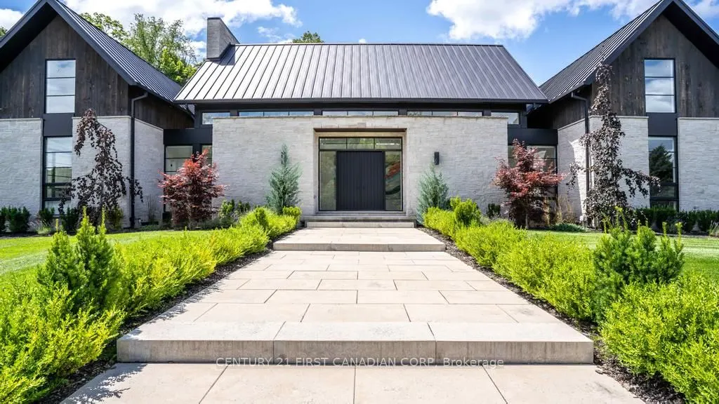 3819 Deer Trail