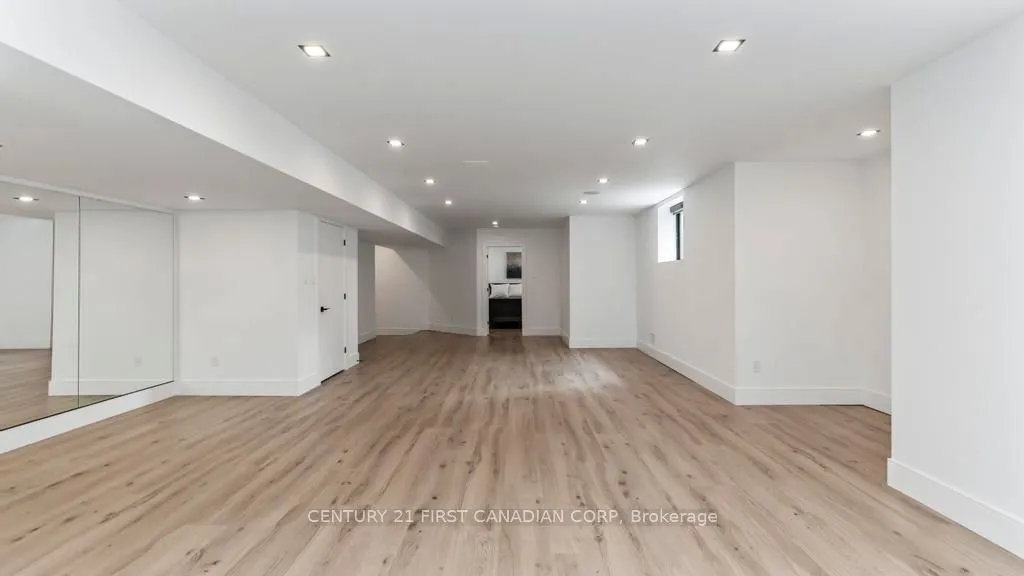 3819 Deer Trail