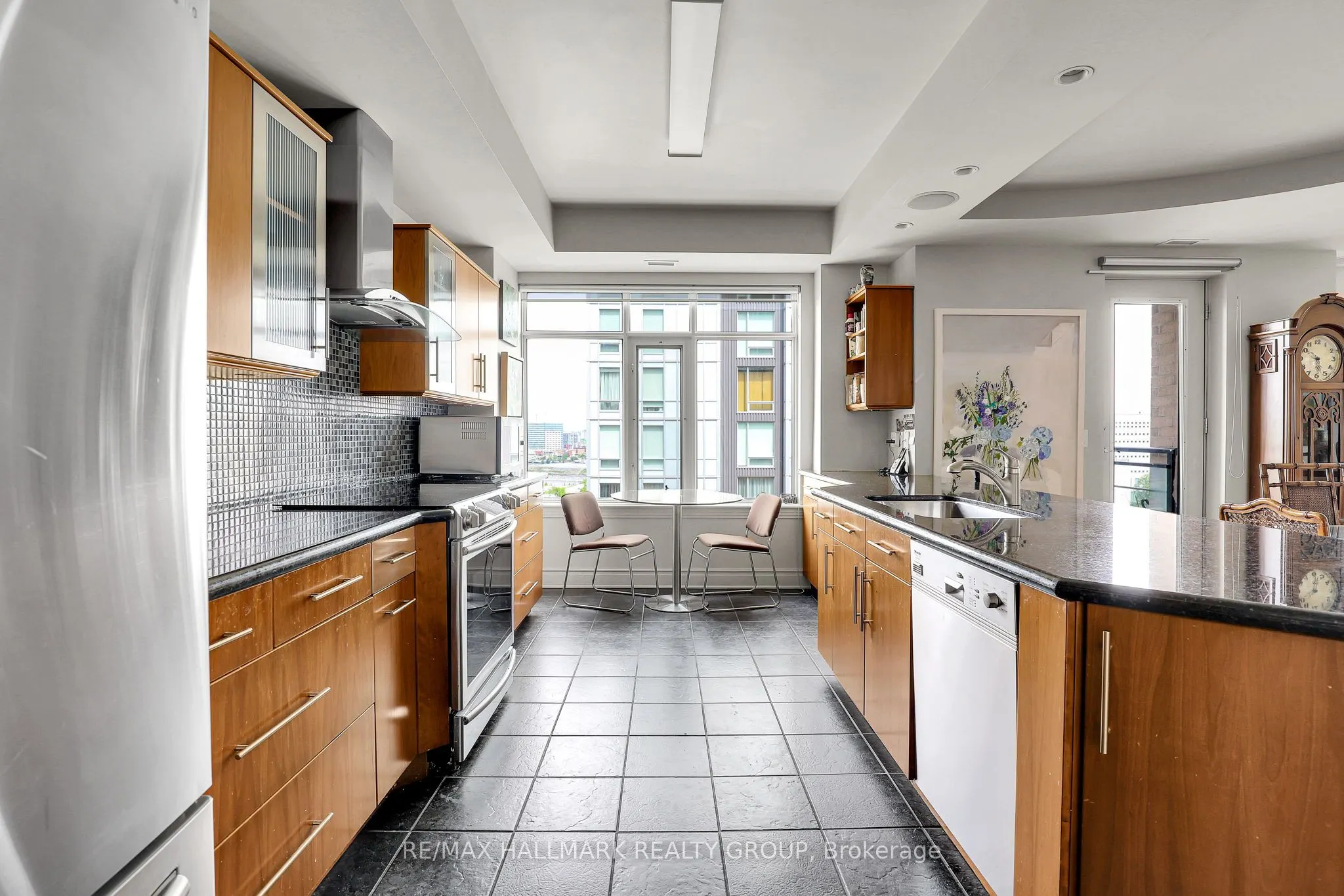 85 BRONSON Avenue, #1003