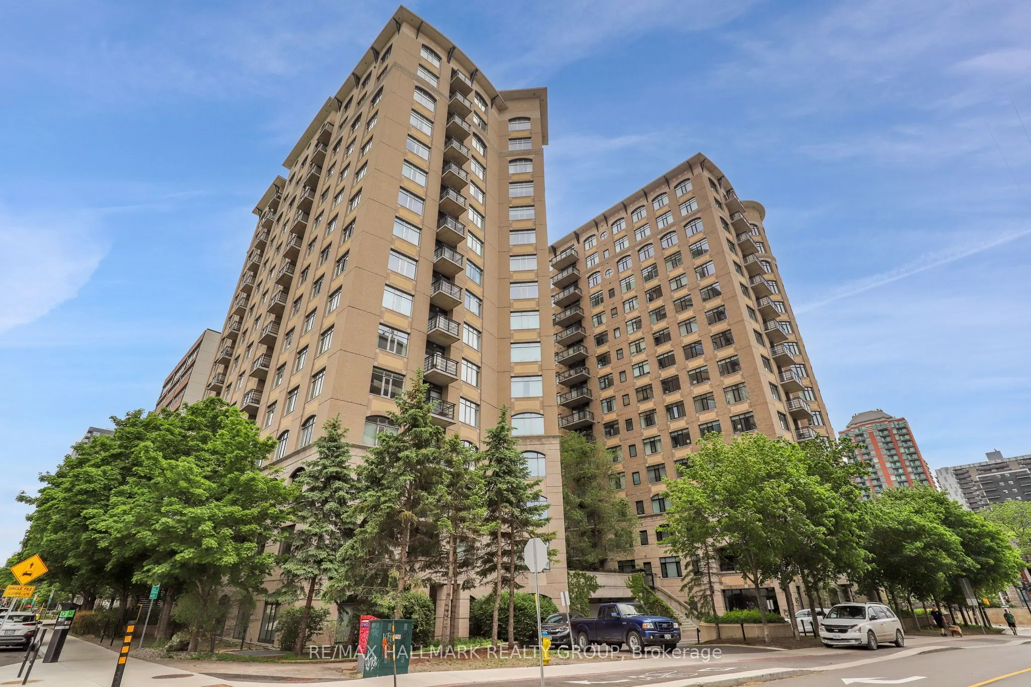 85 BRONSON Avenue, #1003