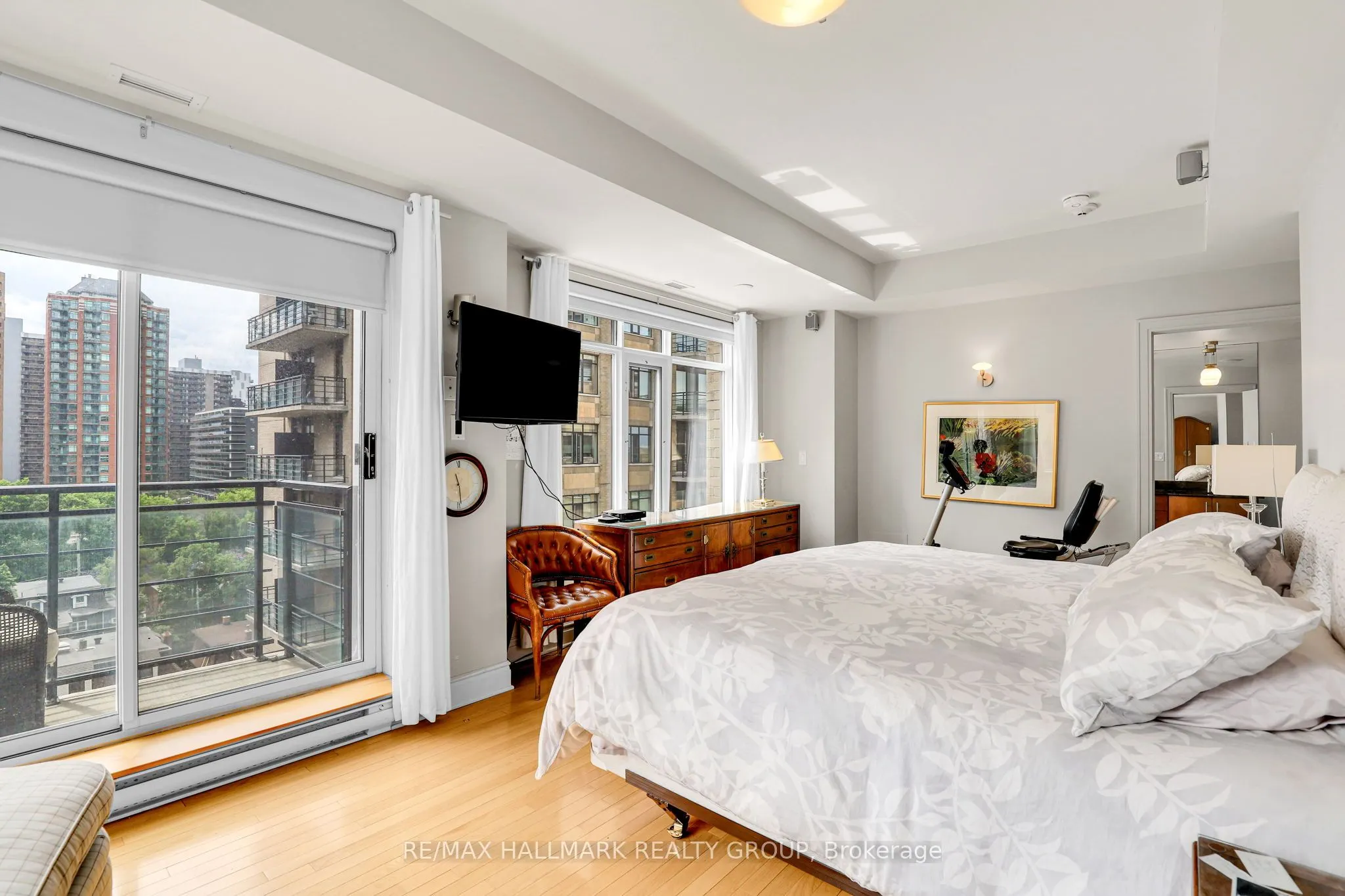 85 BRONSON Avenue, #1003