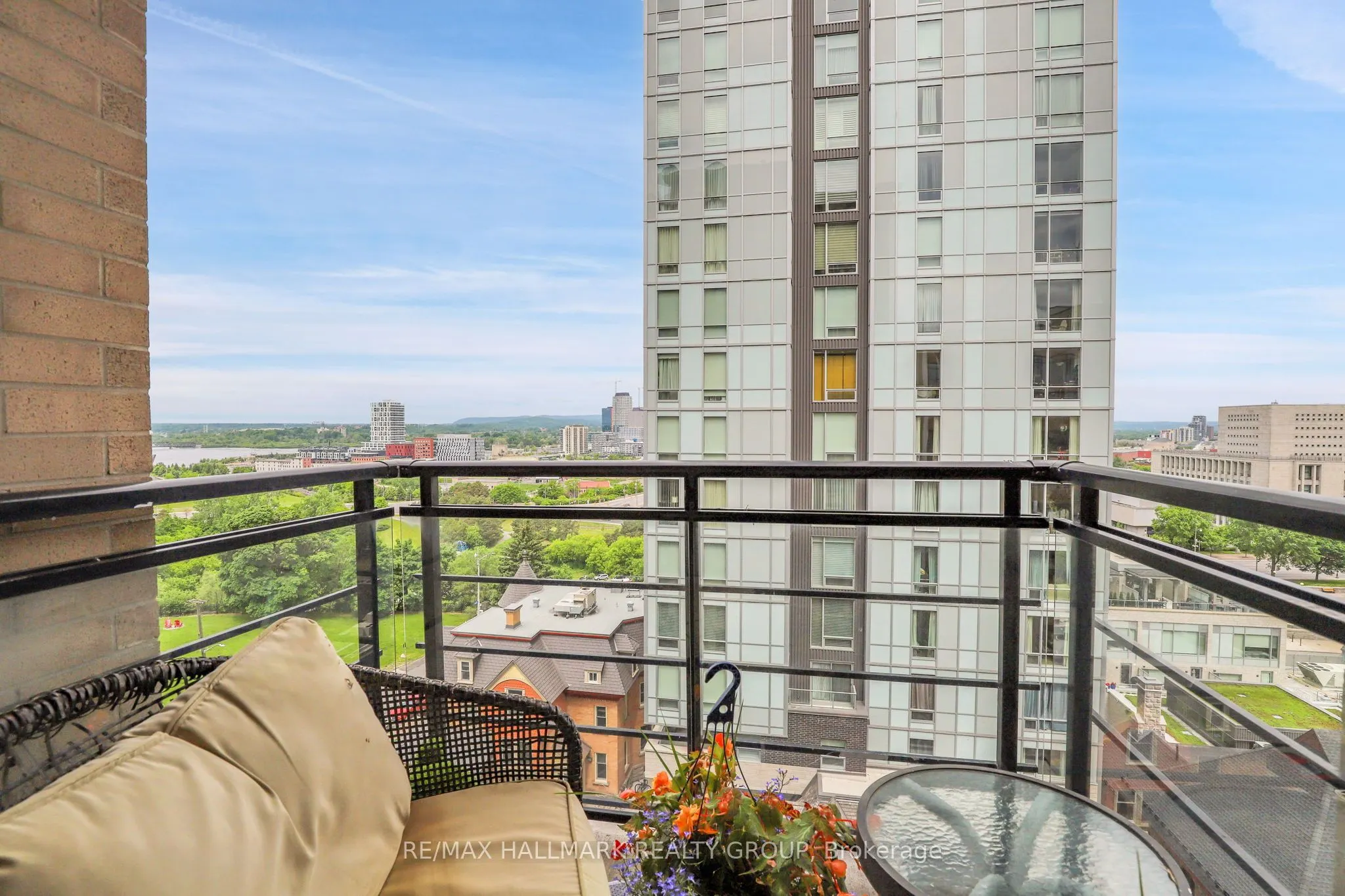85 BRONSON Avenue, #1003