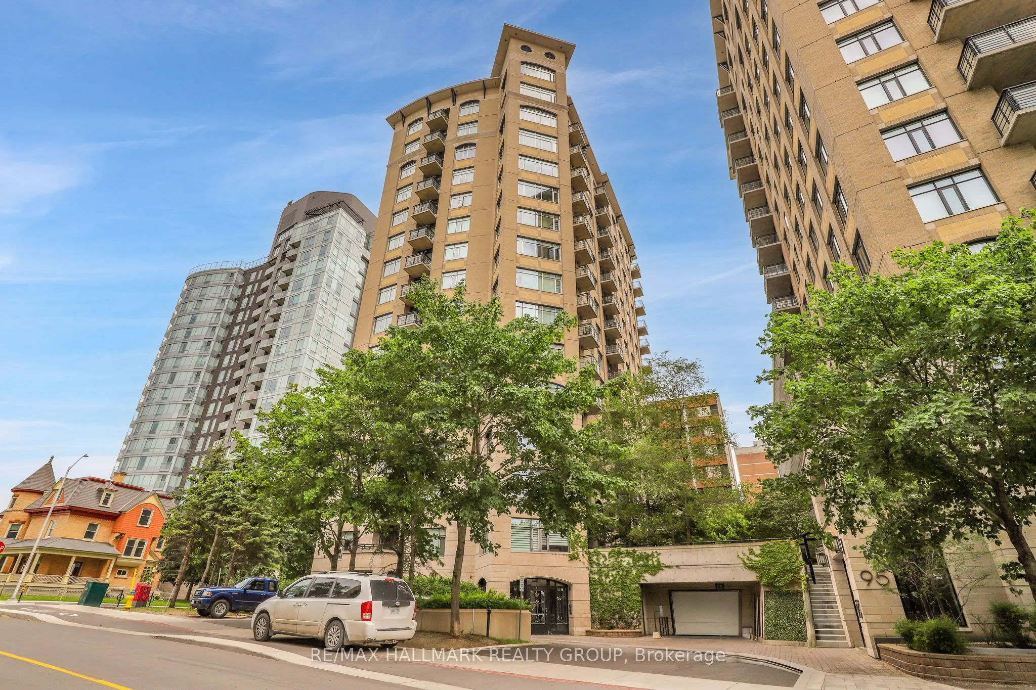 85 BRONSON Avenue, #1003
