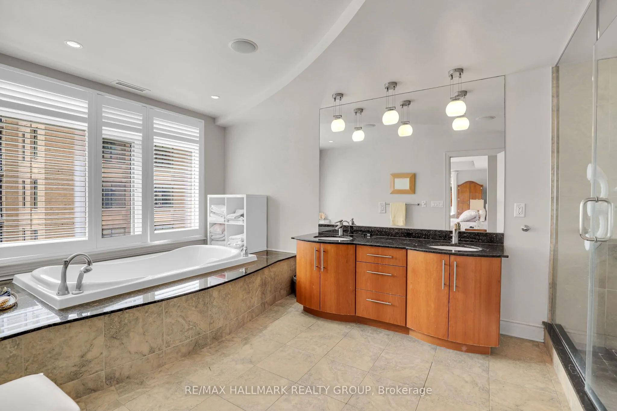85 BRONSON Avenue, #1003