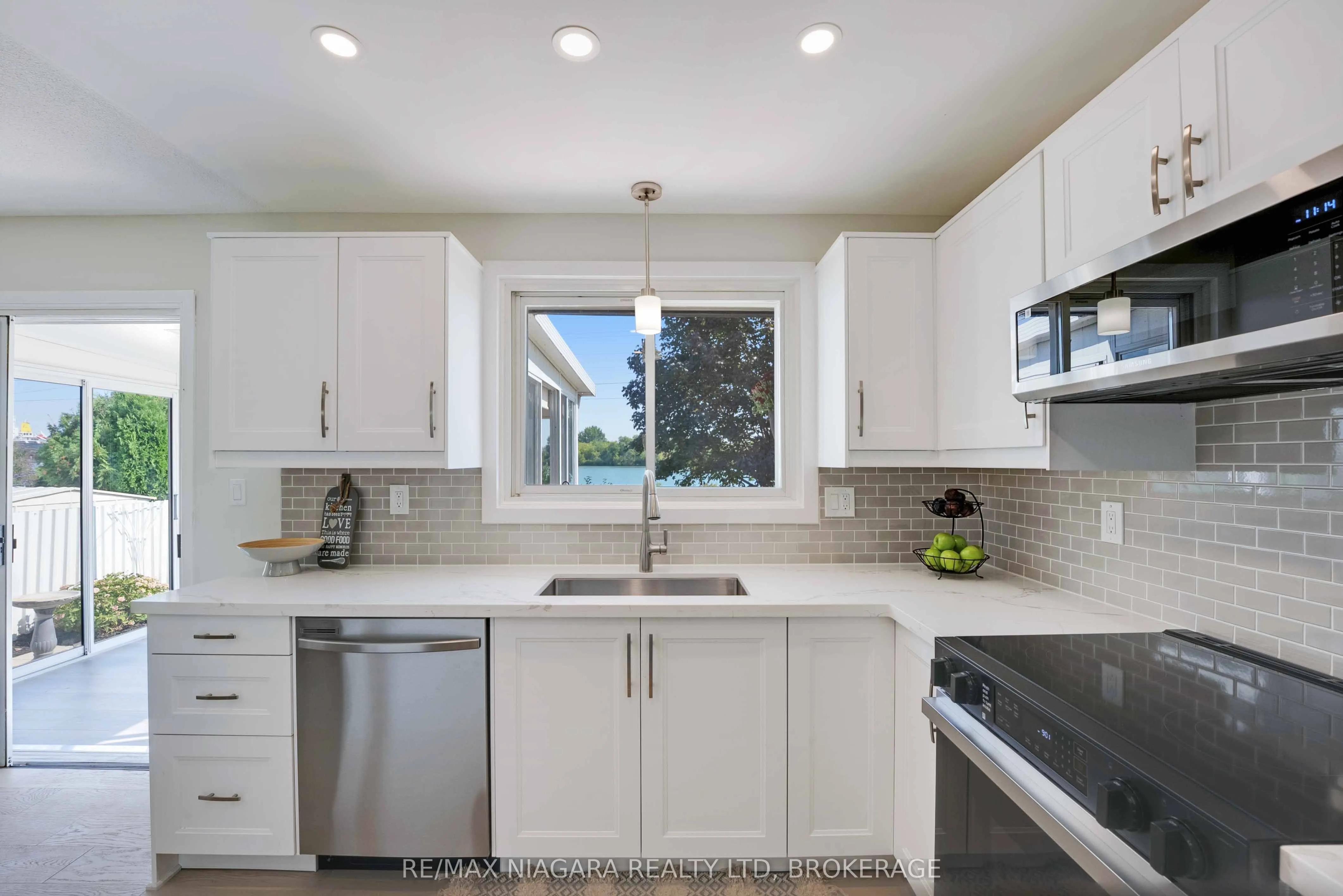 628 Bunting Road