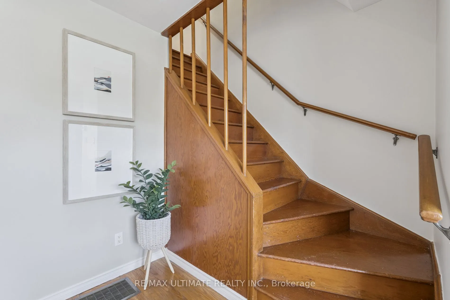 104 Waverley Drive