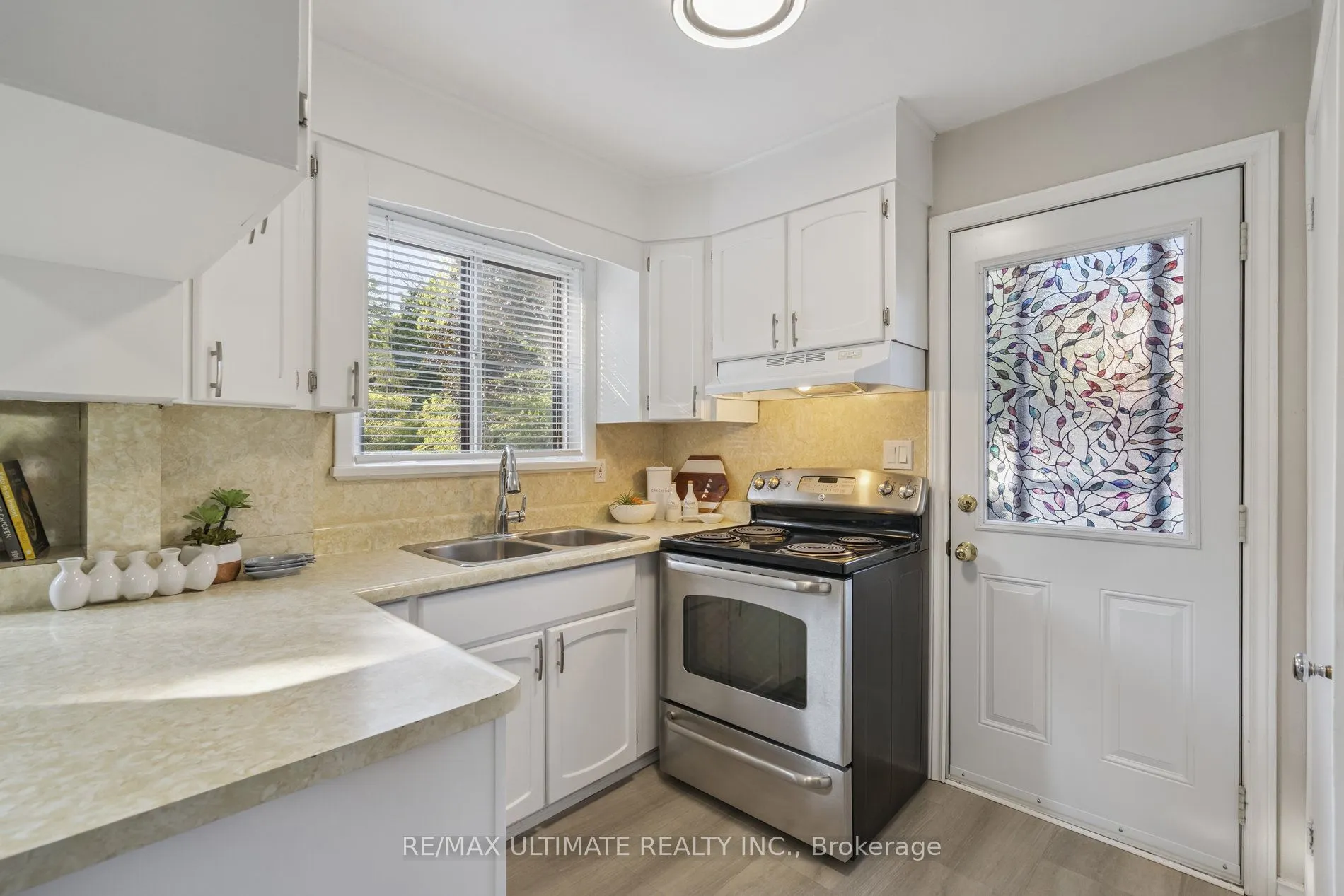 104 Waverley Drive