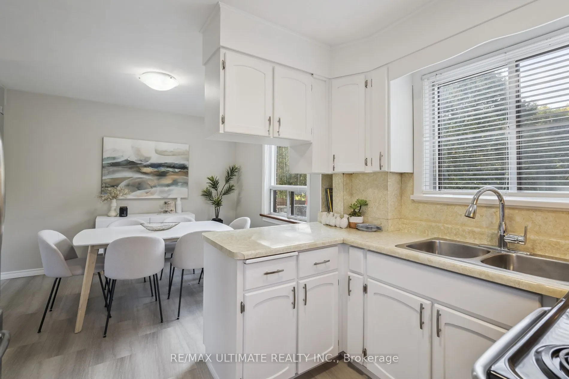 104 Waverley Drive