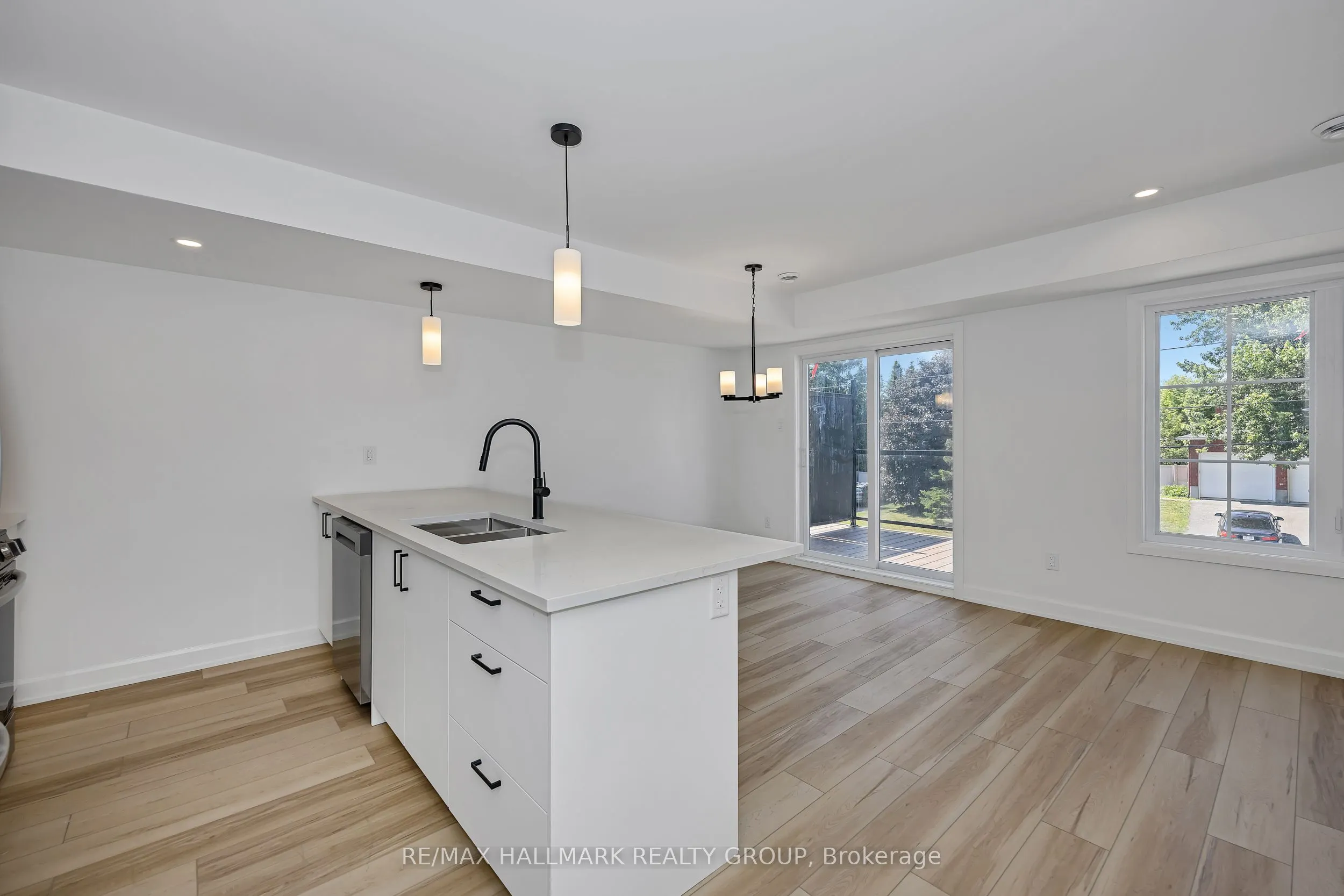 6104 Renaud Rd