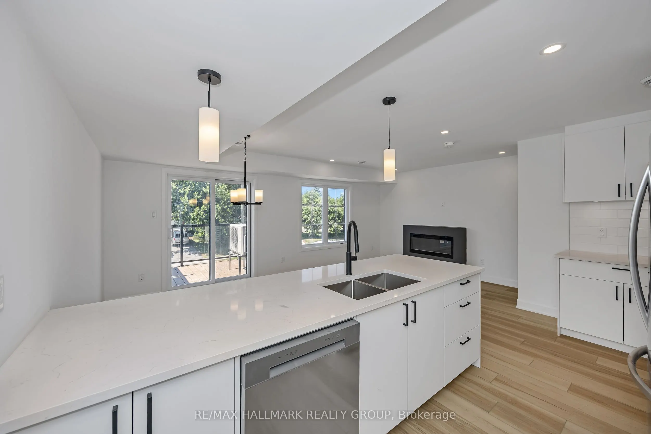 6104 Renaud Rd