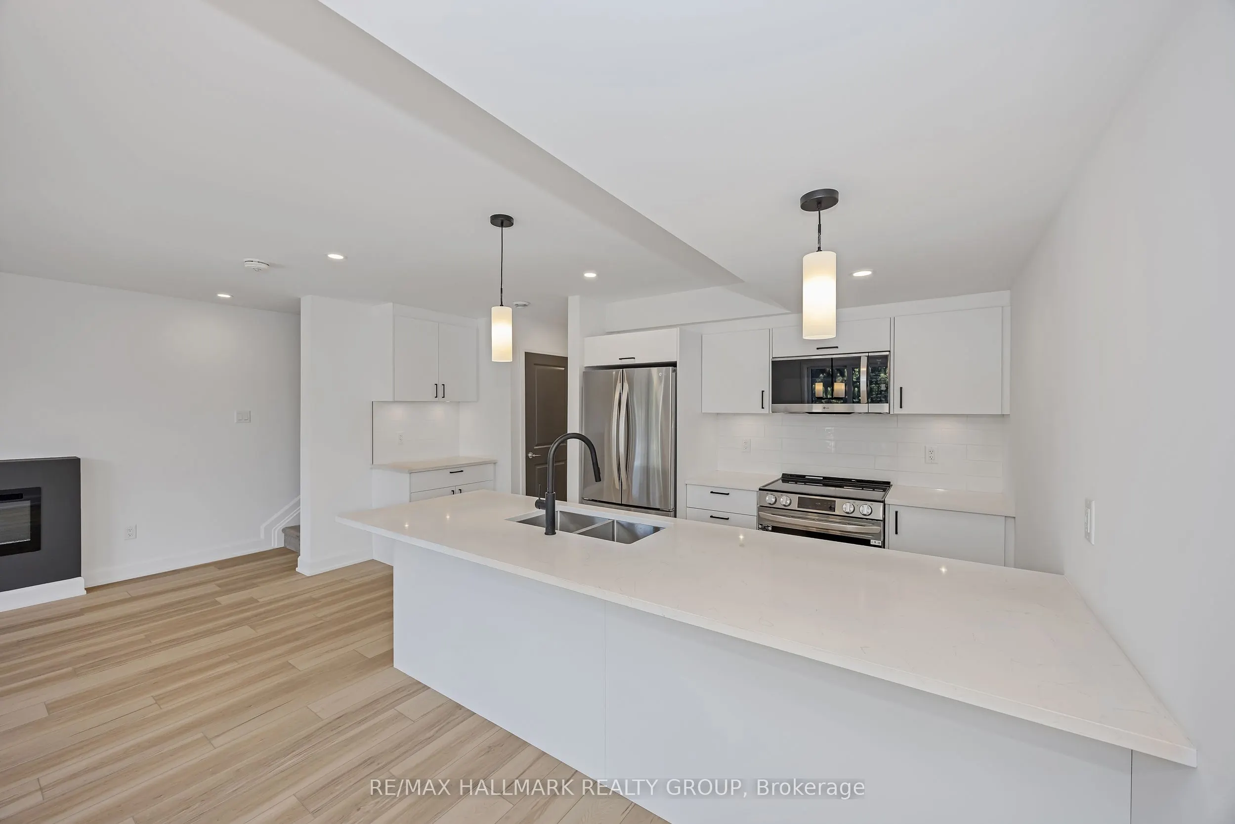 6104 Renaud Rd