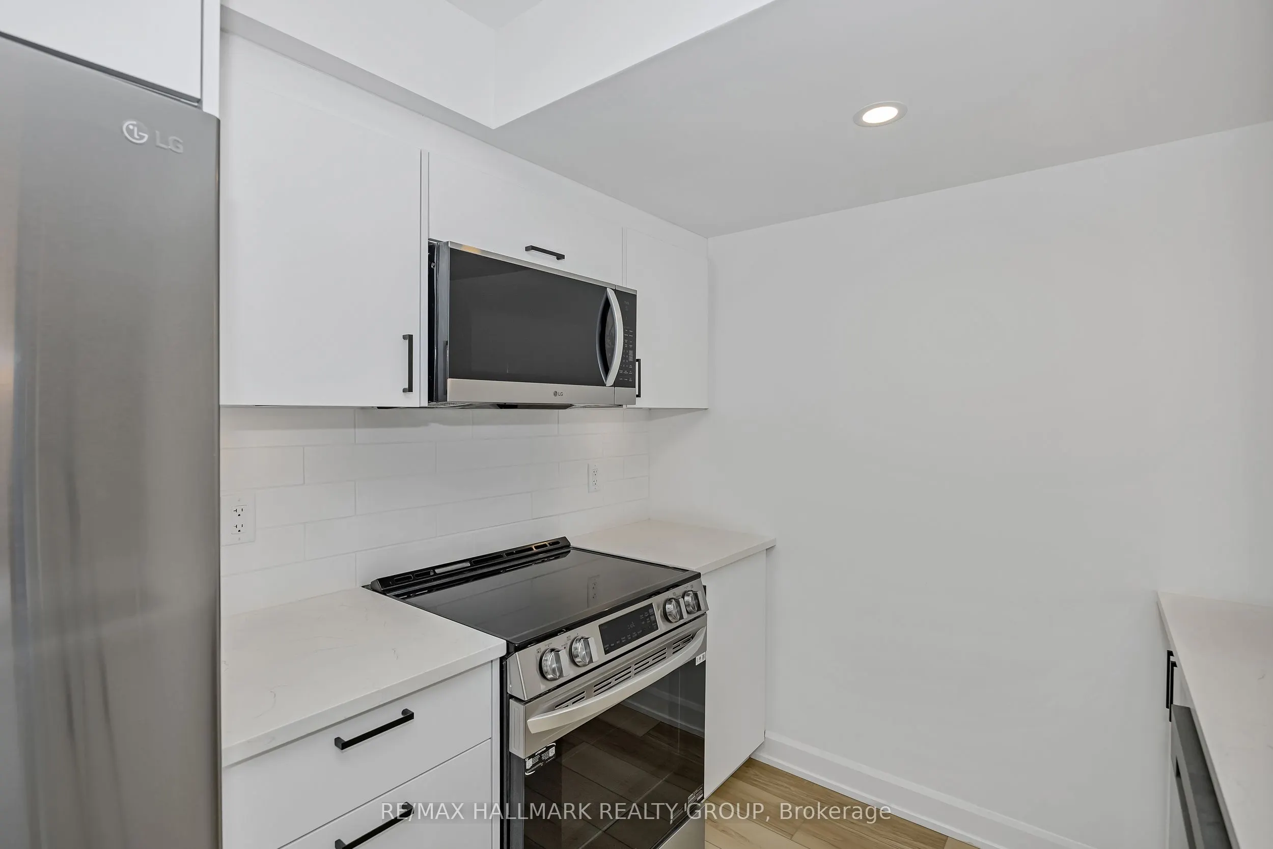 6104 Renaud Rd
