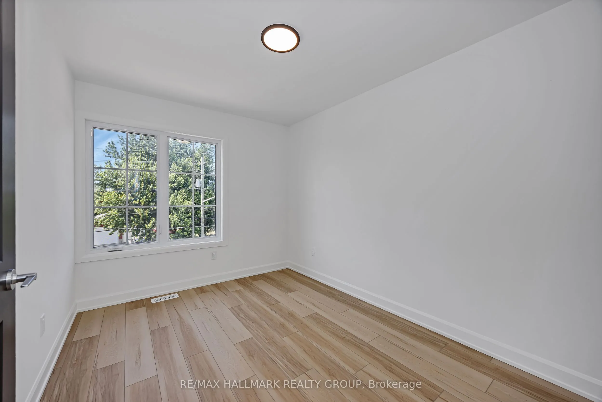6104 Renaud Rd