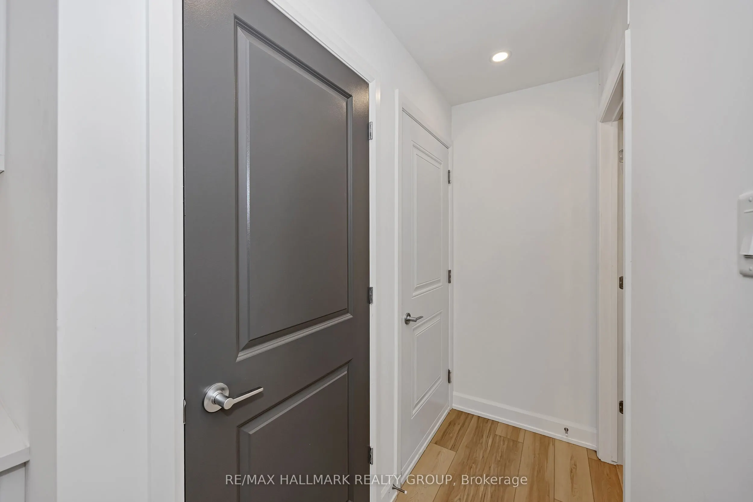 6104 Renaud Rd