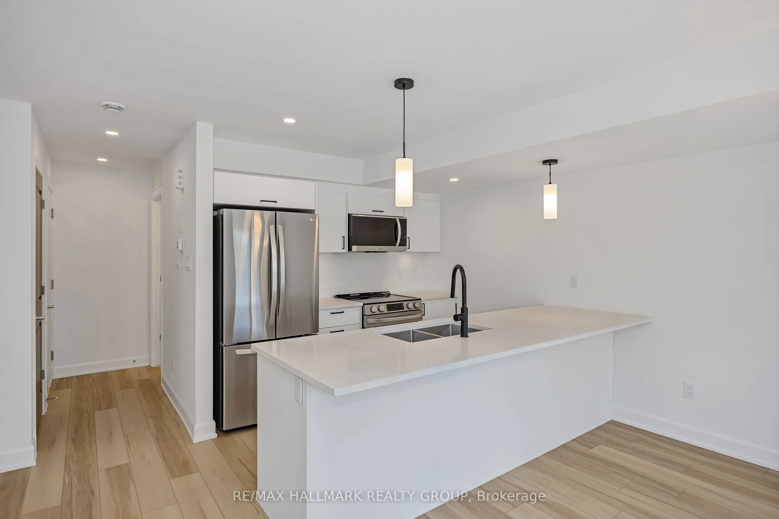 6104 Renaud Rd