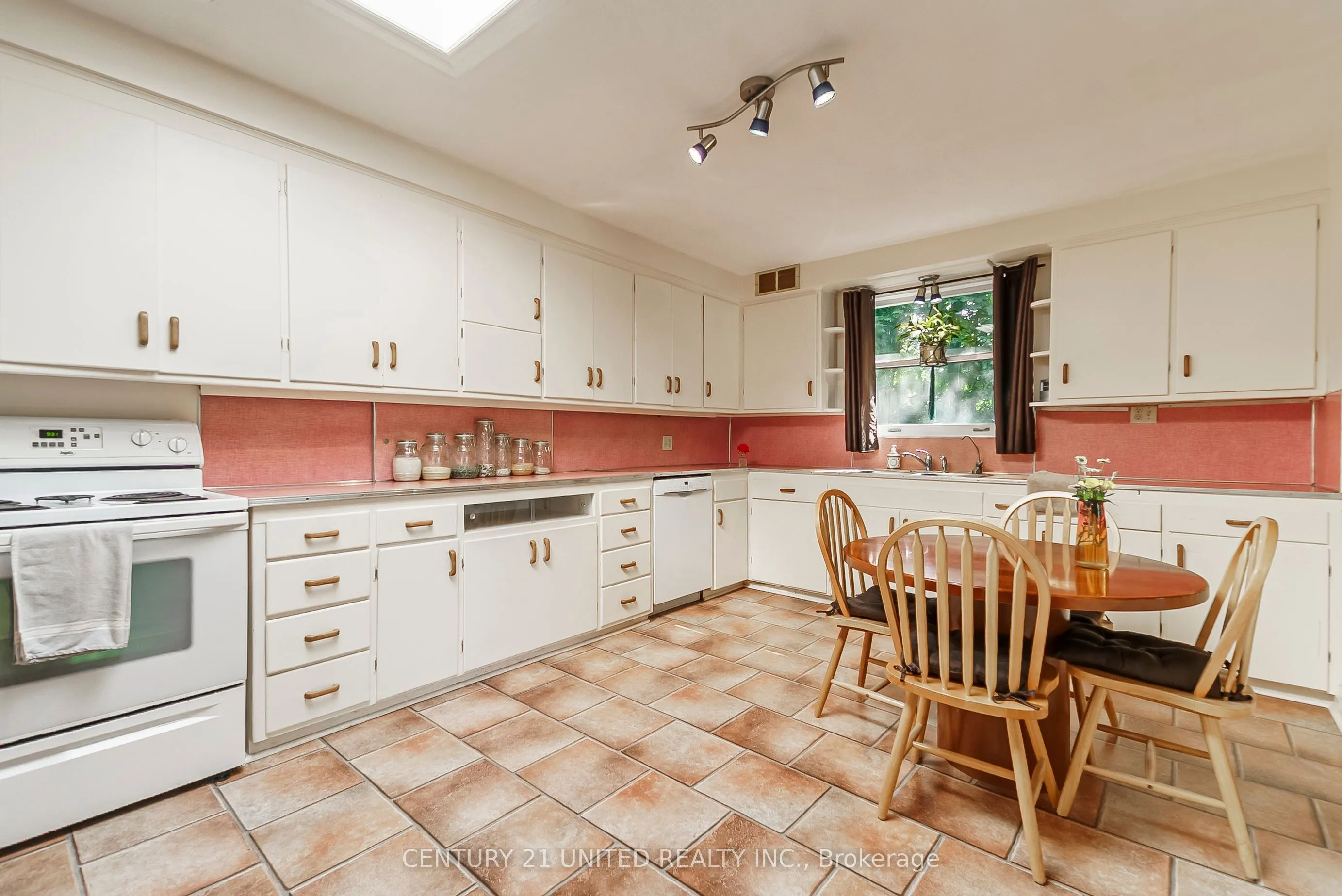 44 Moorecraig Road