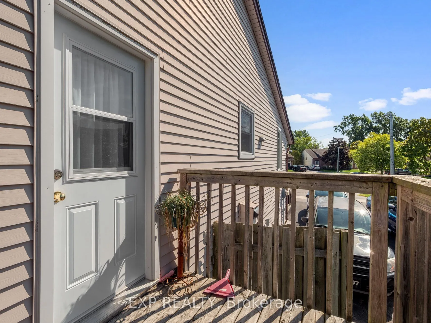 36 RAINBOW Court