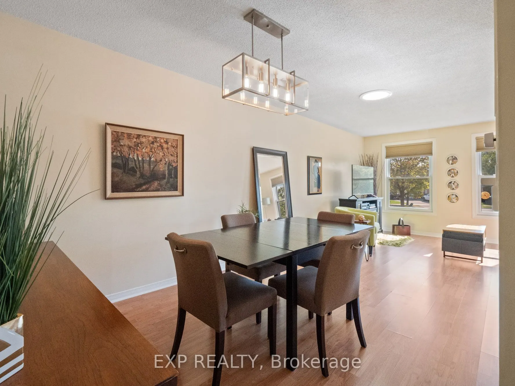36 RAINBOW Court