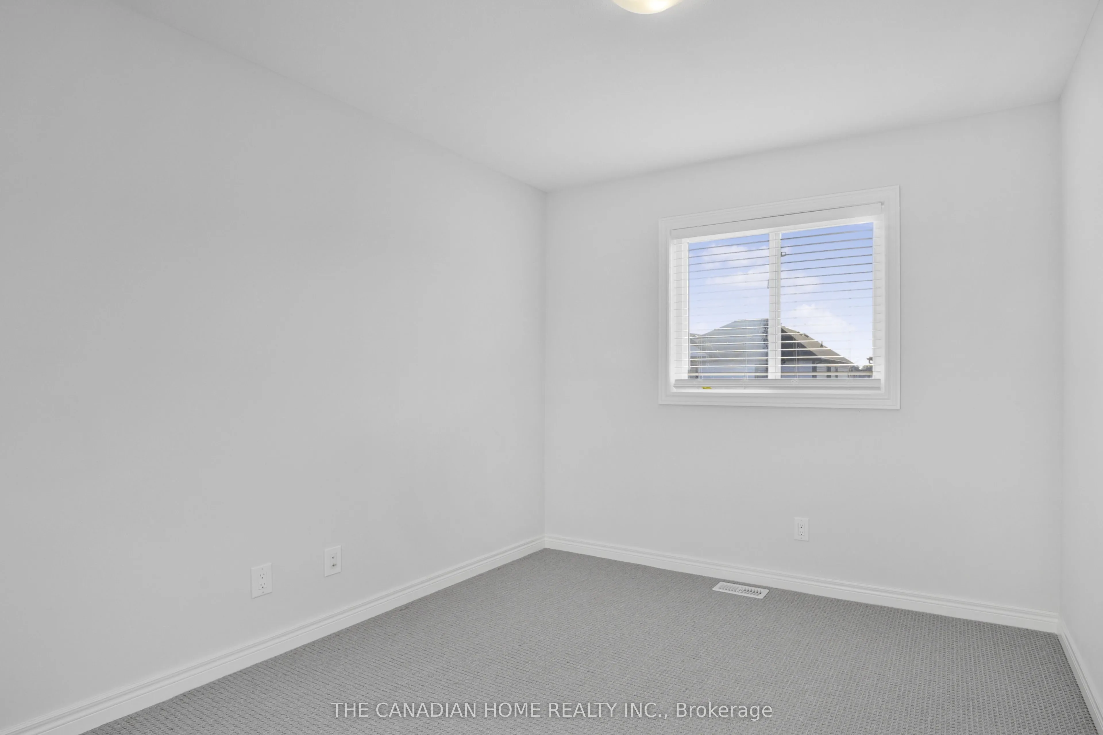 15 Damude Avenue