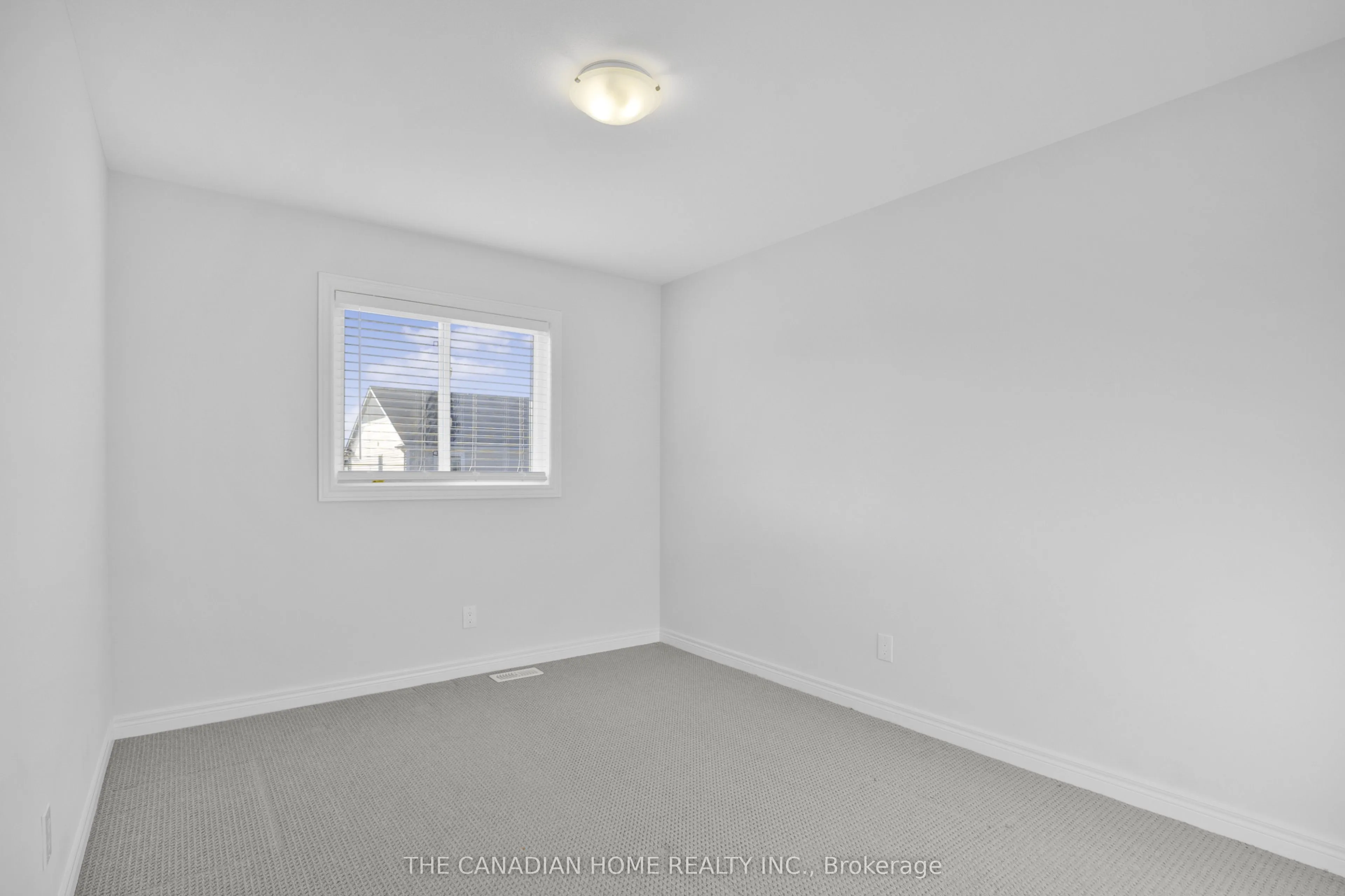 15 Damude Avenue