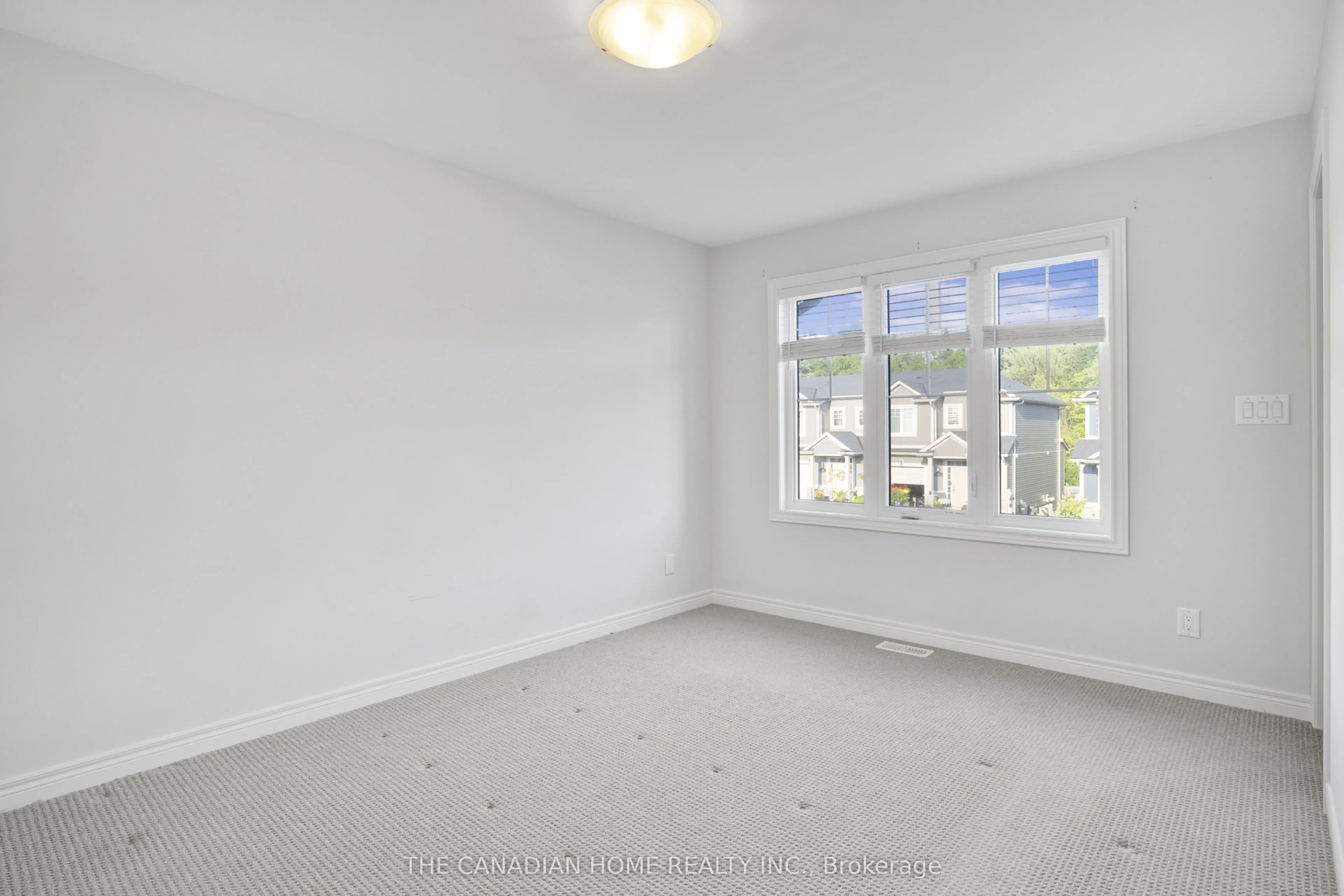 15 Damude Avenue