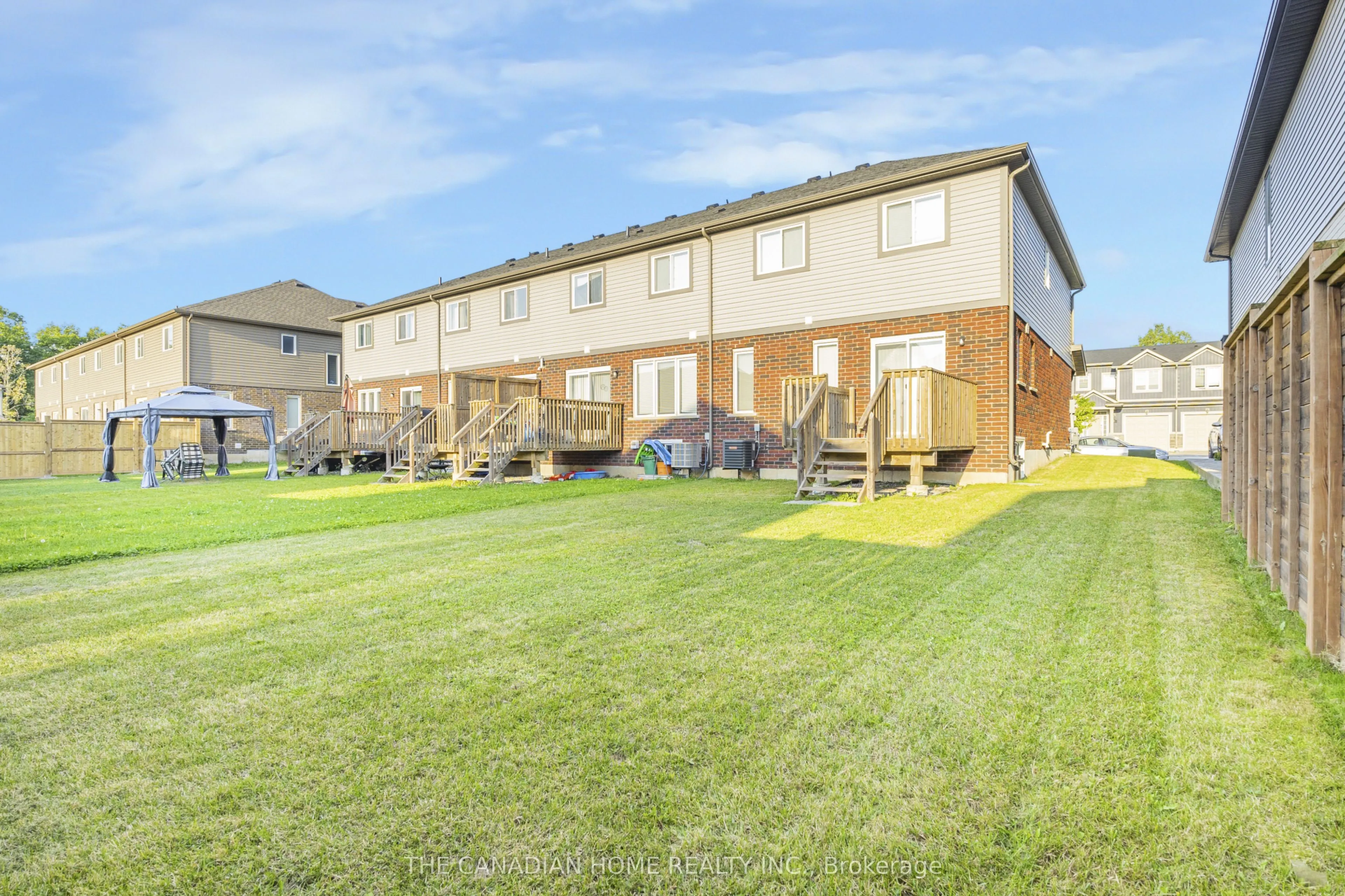 15 Damude Avenue