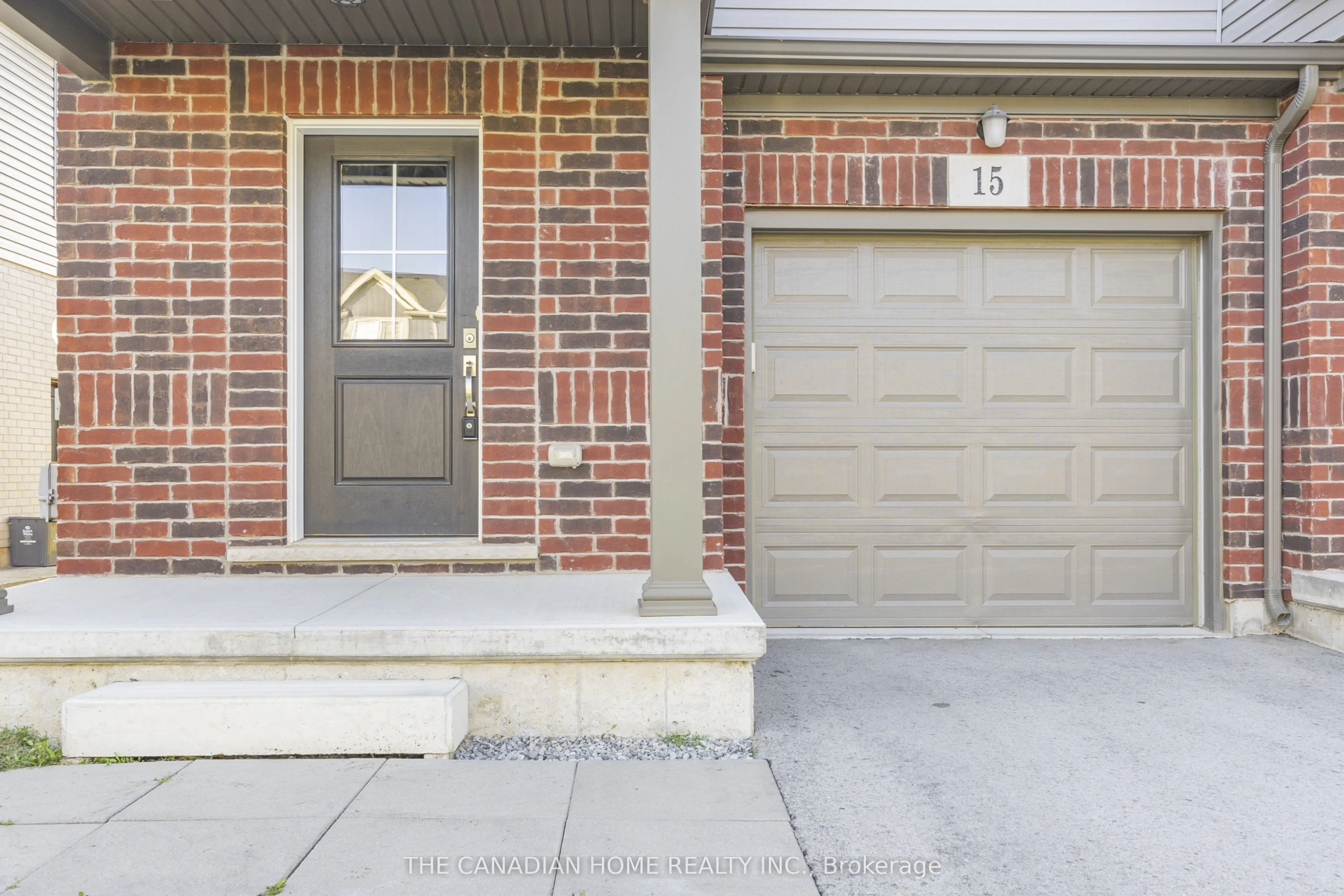 15 Damude Avenue