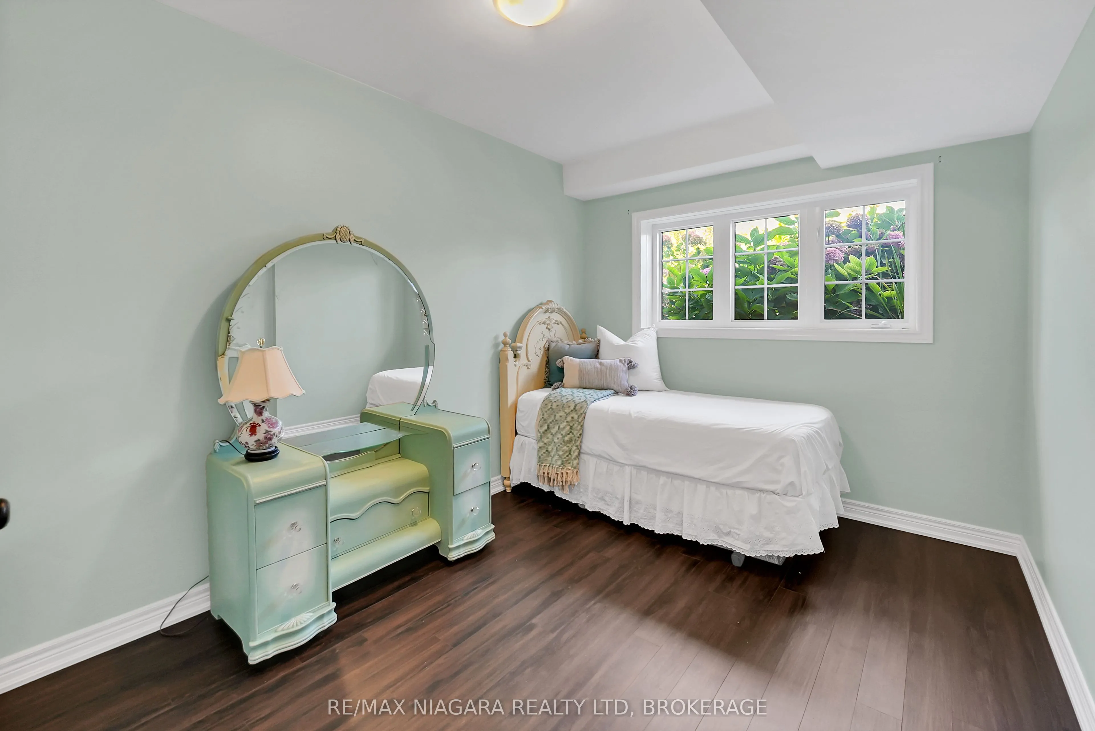 8738 Upper Canada Drive