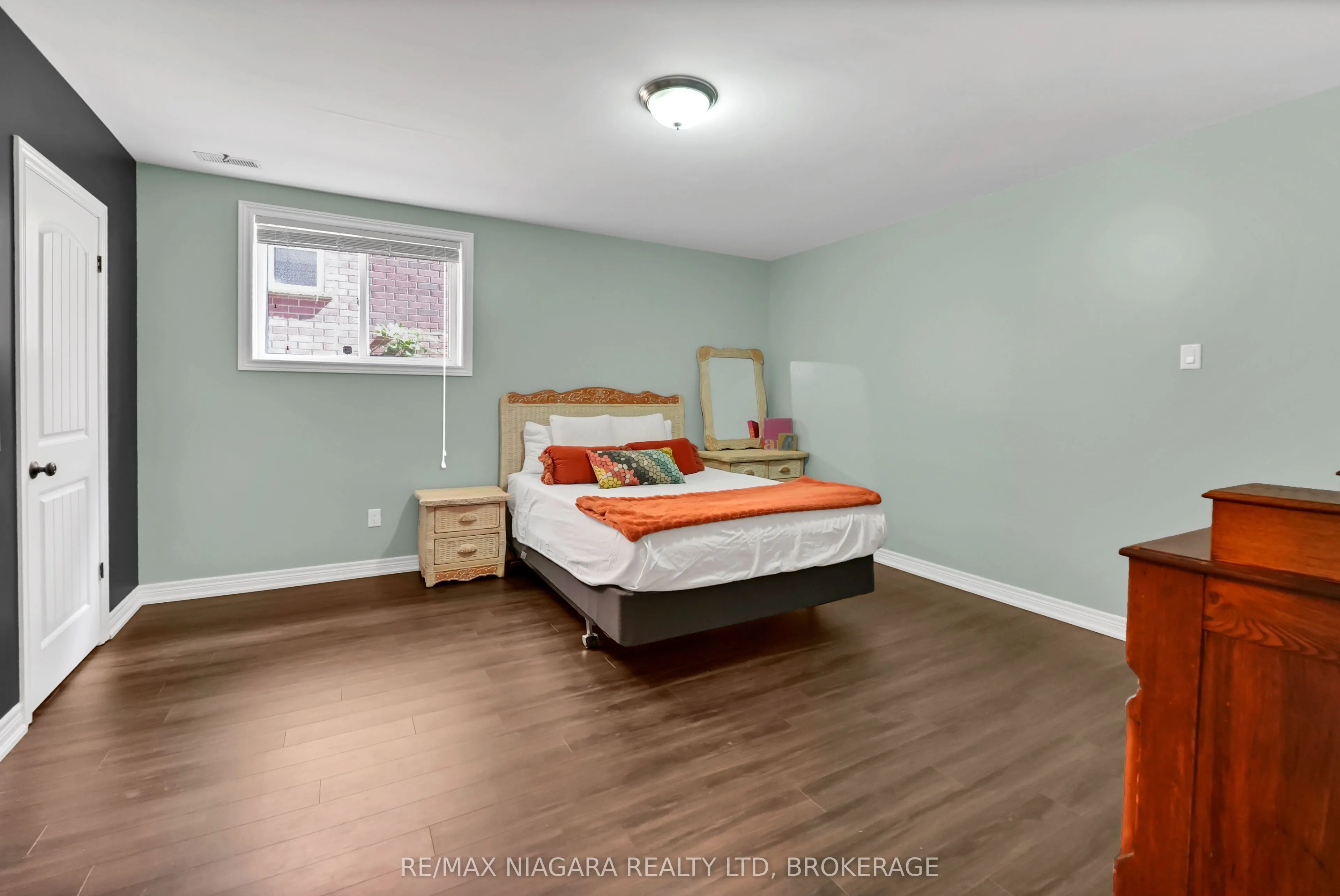 8738 Upper Canada Drive