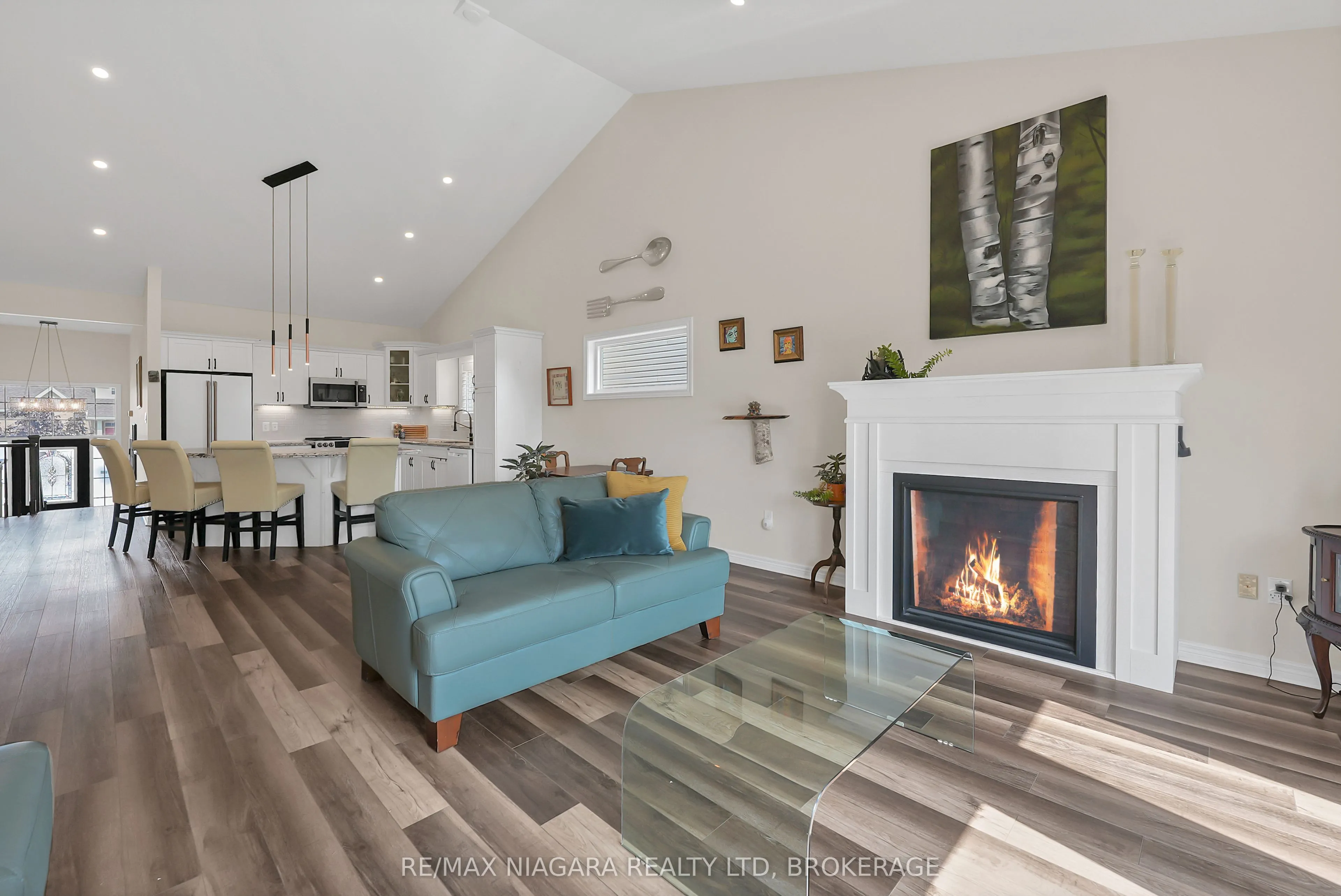 8738 Upper Canada Drive