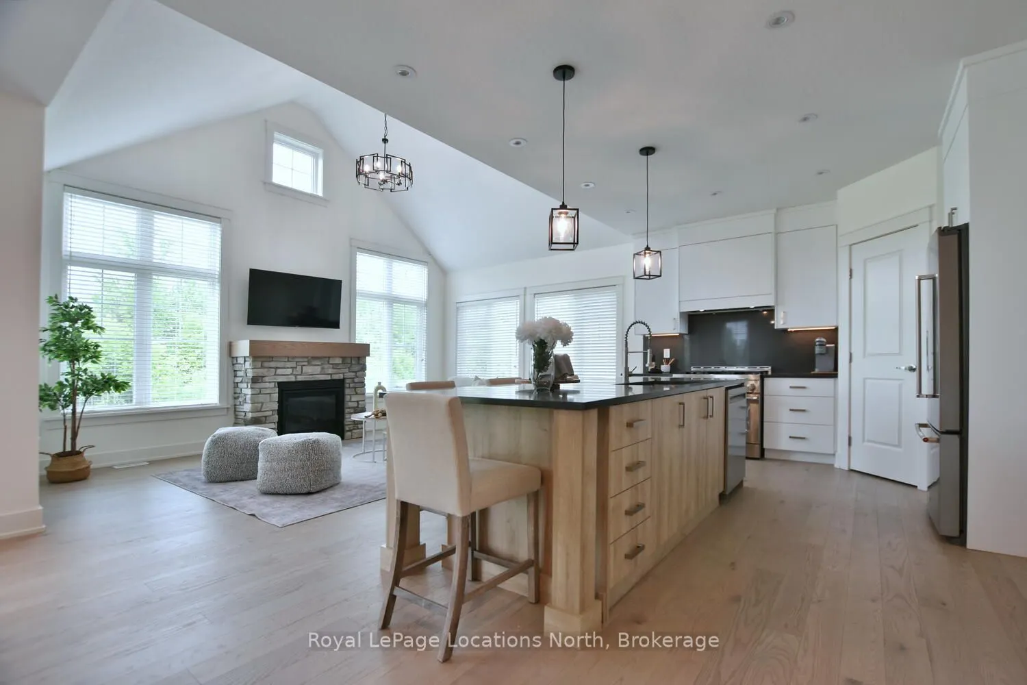216 Snowberry Lane