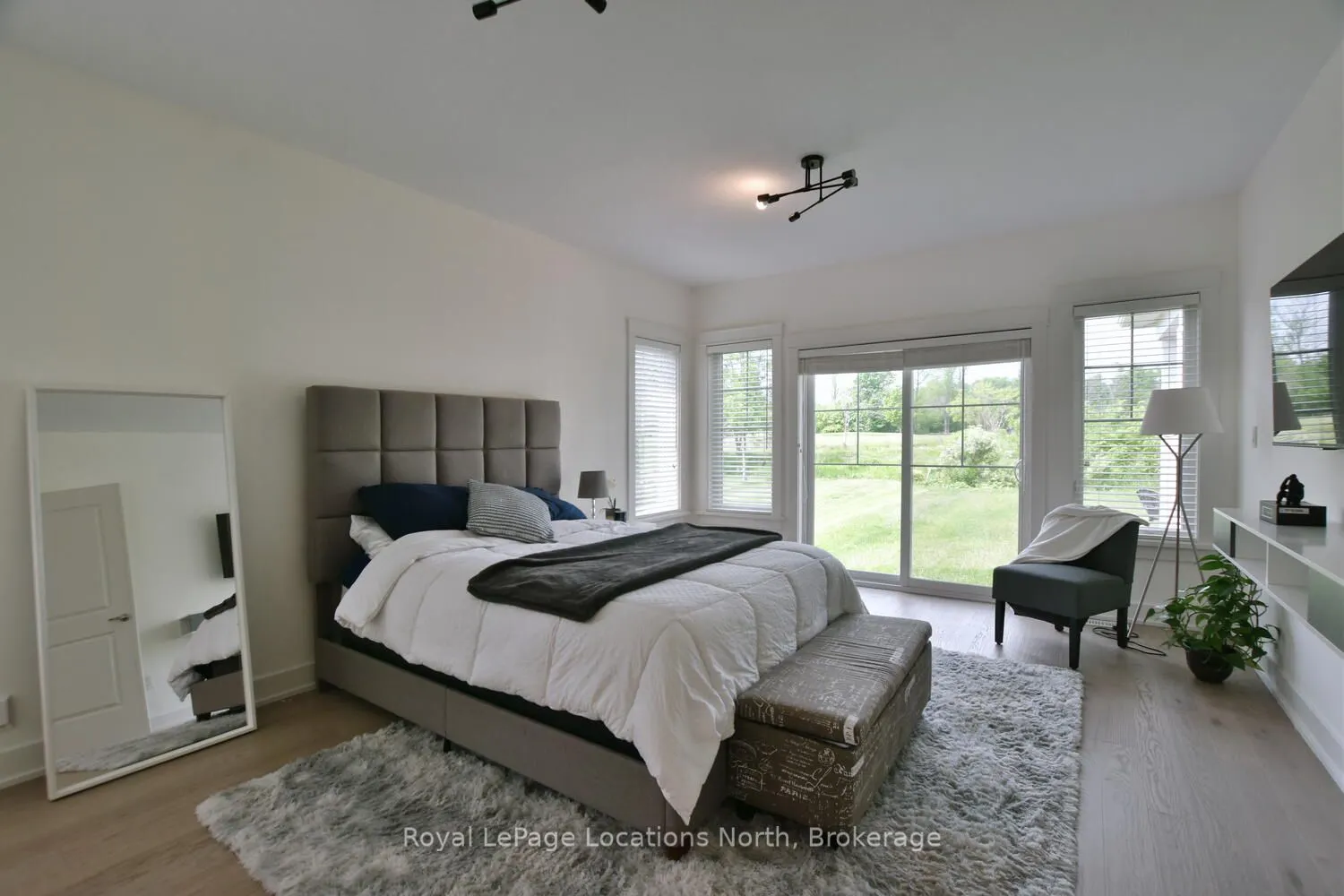 216 Snowberry Lane