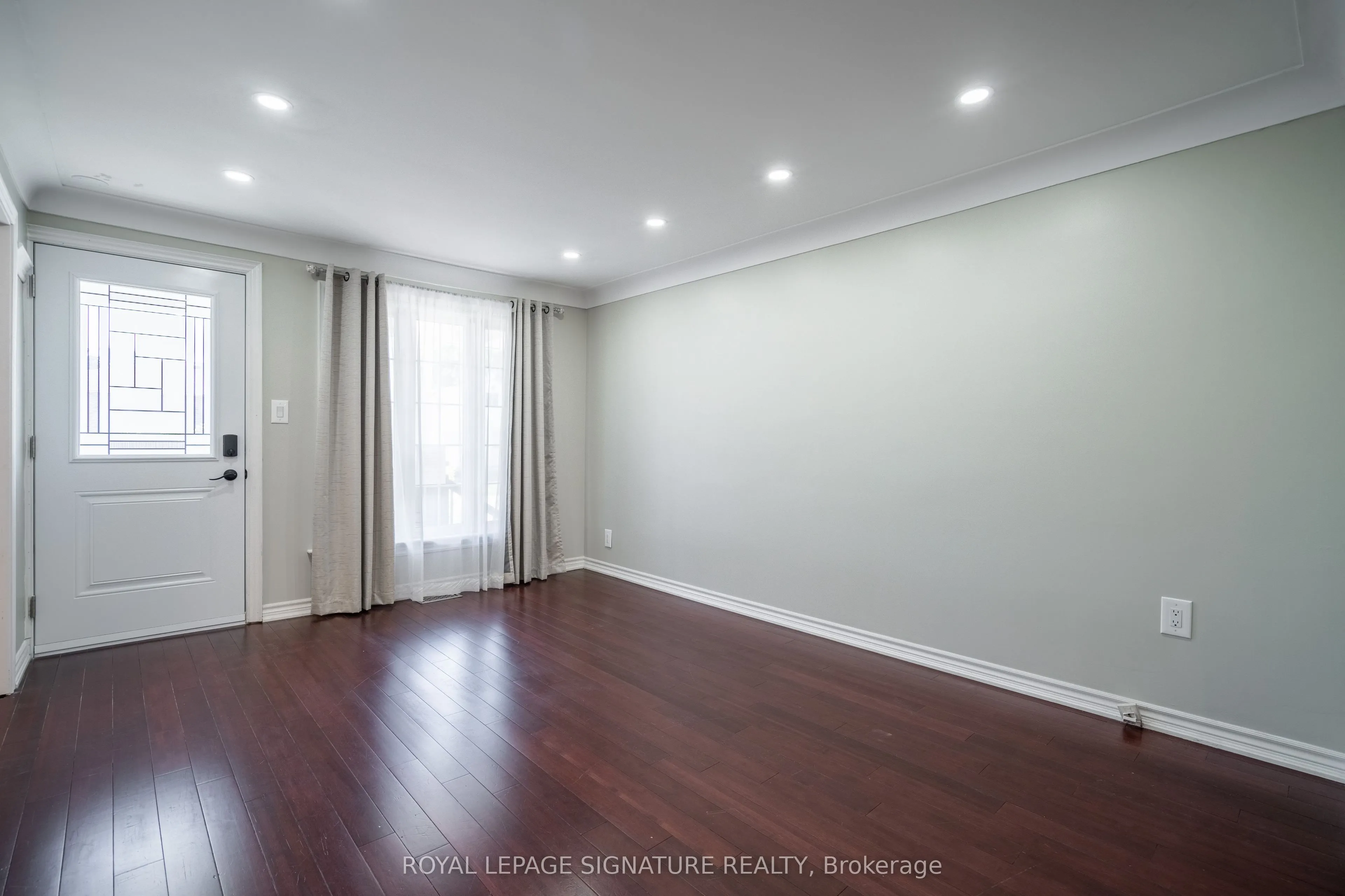 96 Charlotte Street, #Main