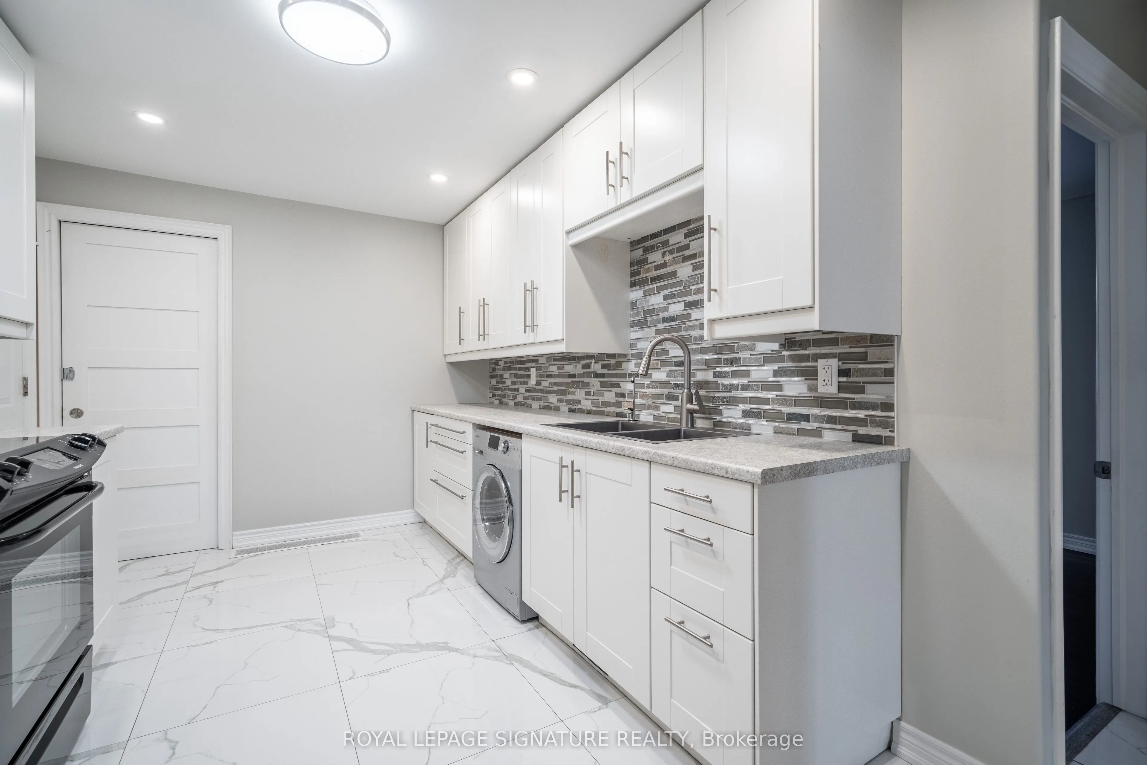 96 Charlotte Street, #Main