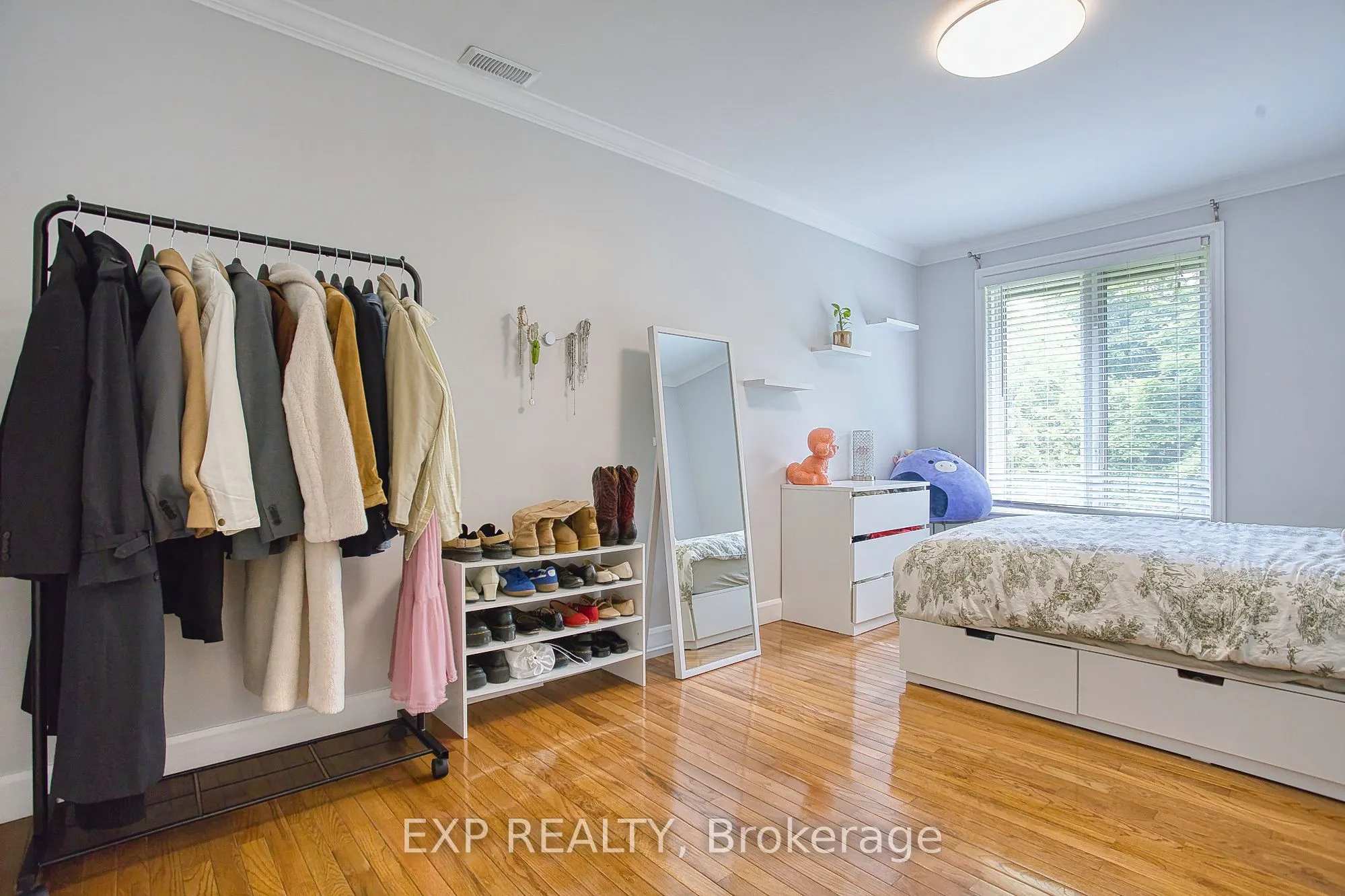 3263 Guyatt Road
