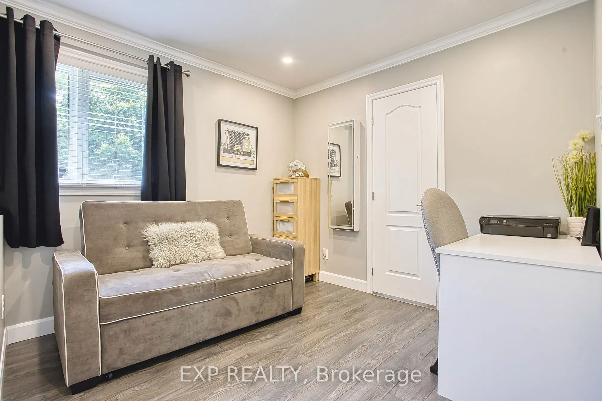 3263 Guyatt Road