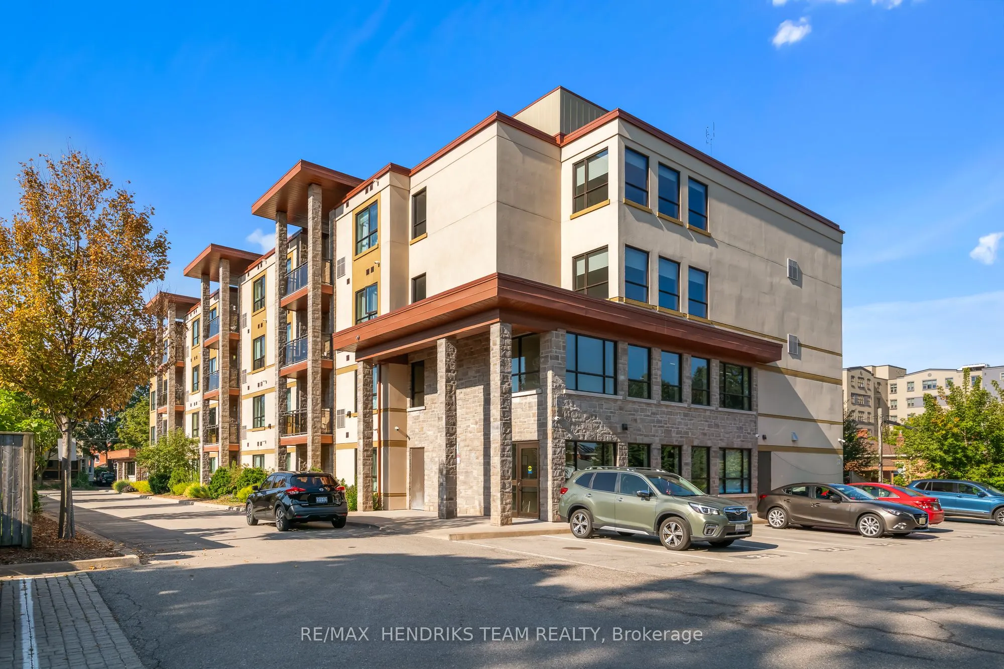 26 Wellington Street, #201