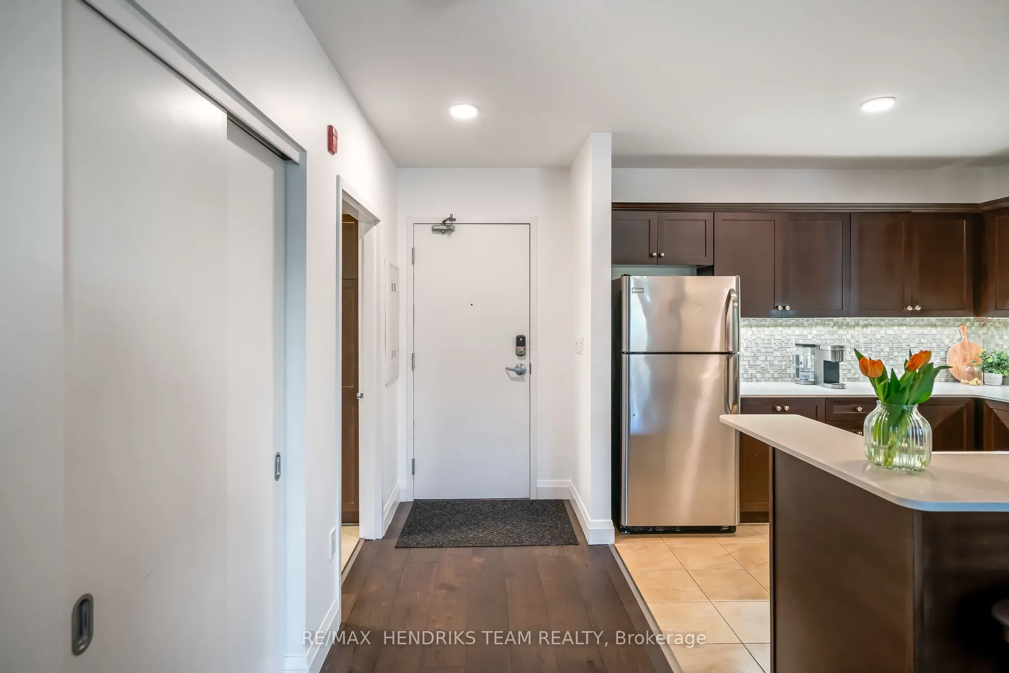 26 Wellington Street, #201