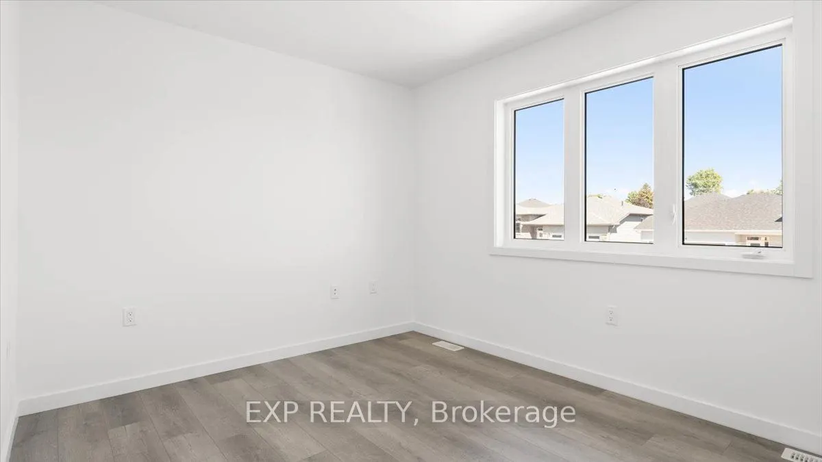 15 Summit Crescent