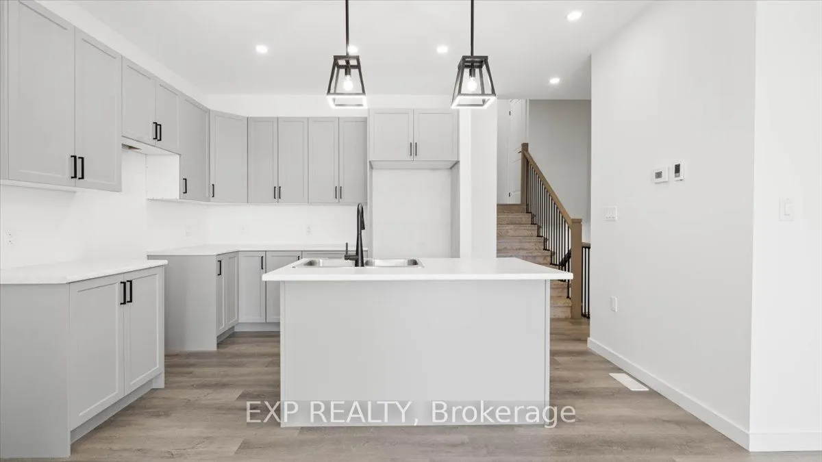 15 Summit Crescent