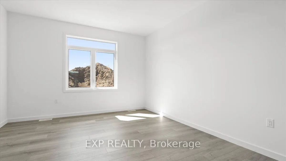15 Summit Crescent