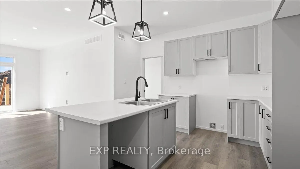 15 Summit Crescent