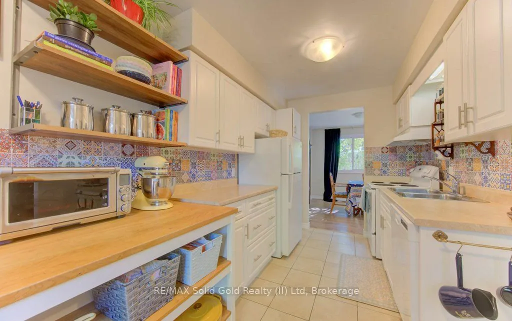476 Kingscourt Drive, #15