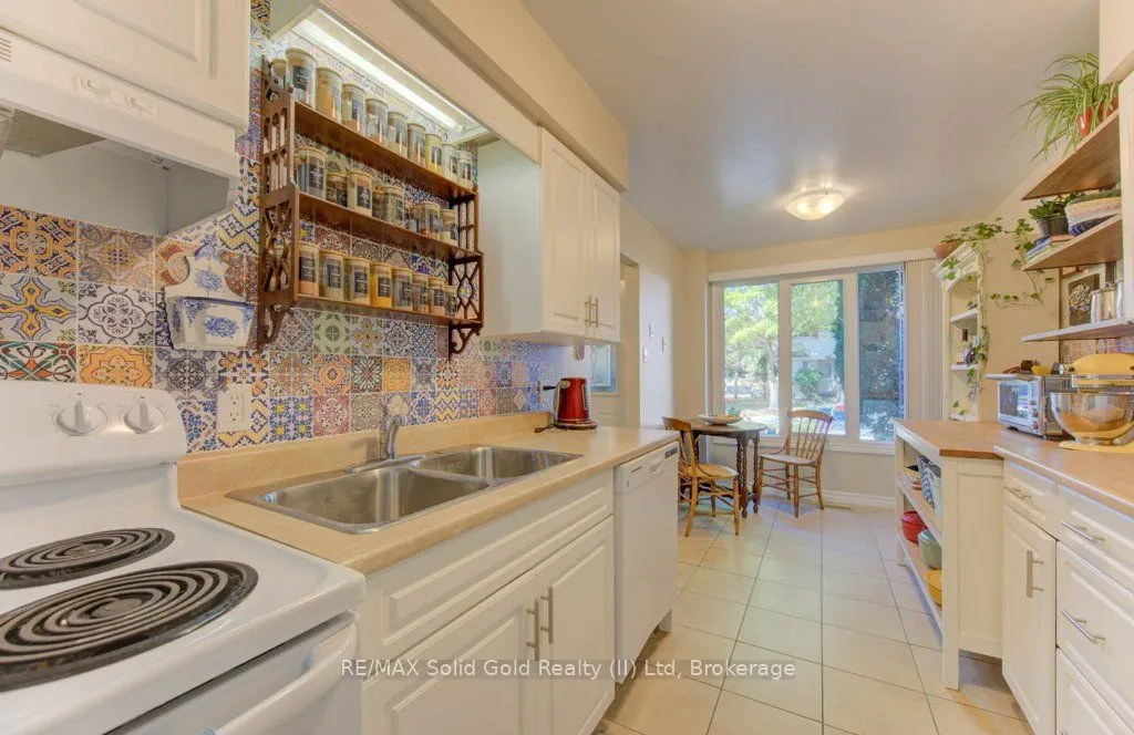 476 Kingscourt Drive, #15
